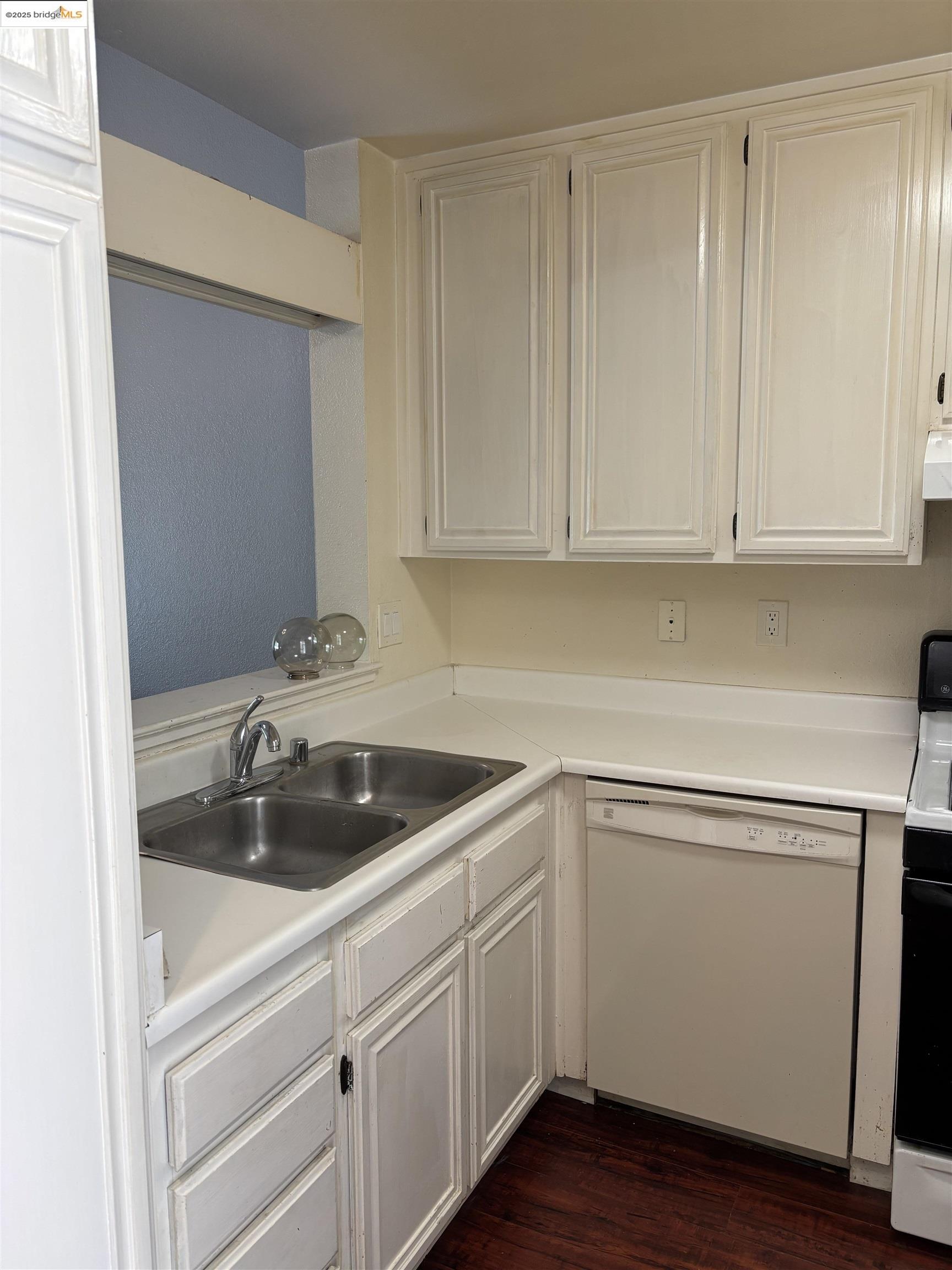 Photo #4: 41118894 Listing: Photo #4