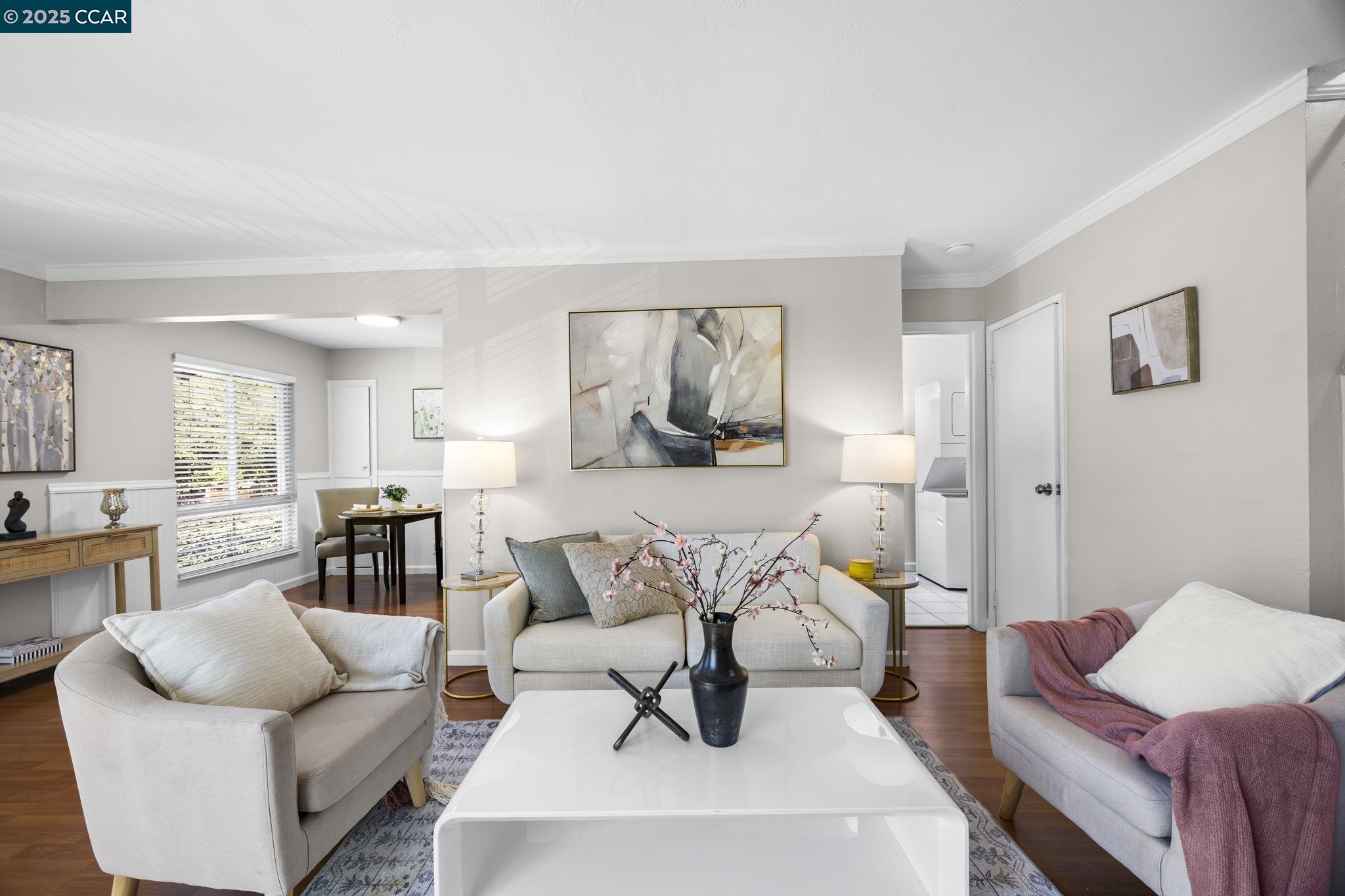 Detail Gallery Image 2 of 18 For 2045 Sierra Rd #2,  Concord,  CA 94518 - 3 Beds | 2/1 Baths