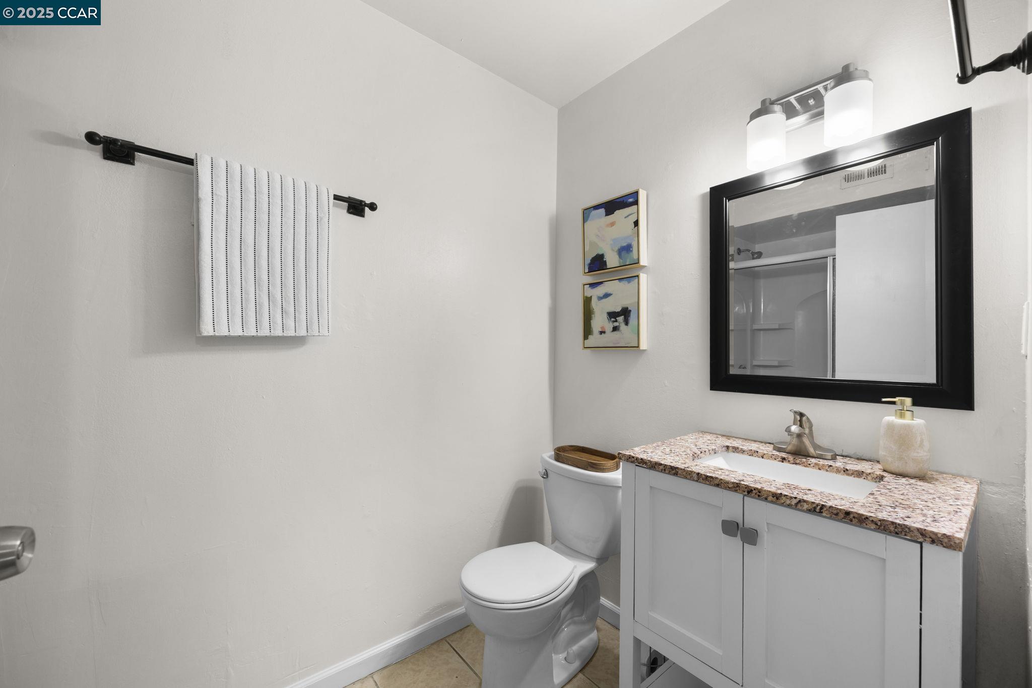 Detail Gallery Image 12 of 18 For 2045 Sierra Rd #2,  Concord,  CA 94518 - 3 Beds | 2/1 Baths