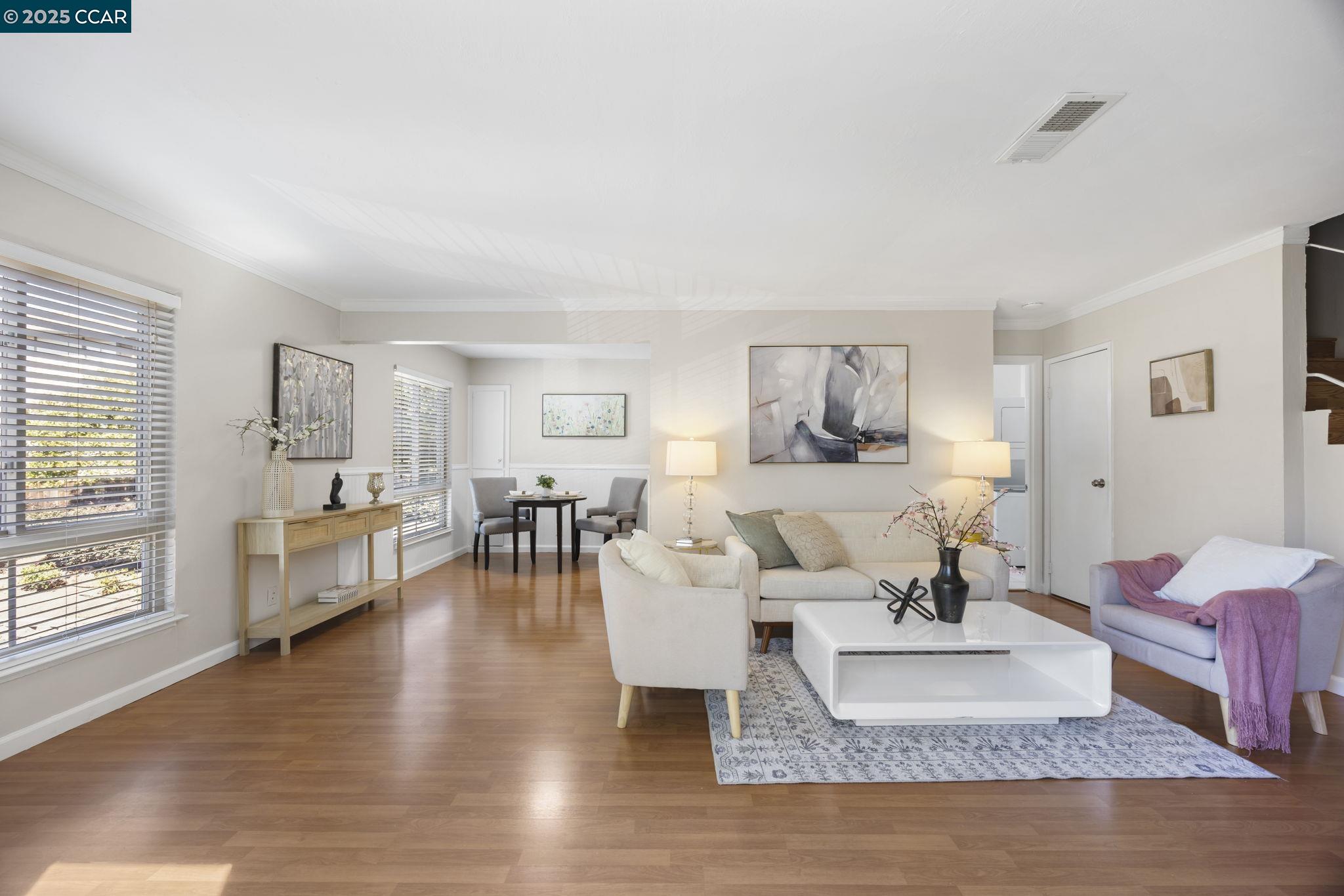 Detail Gallery Image 3 of 18 For 2045 Sierra Rd #2,  Concord,  CA 94518 - 3 Beds | 2/1 Baths