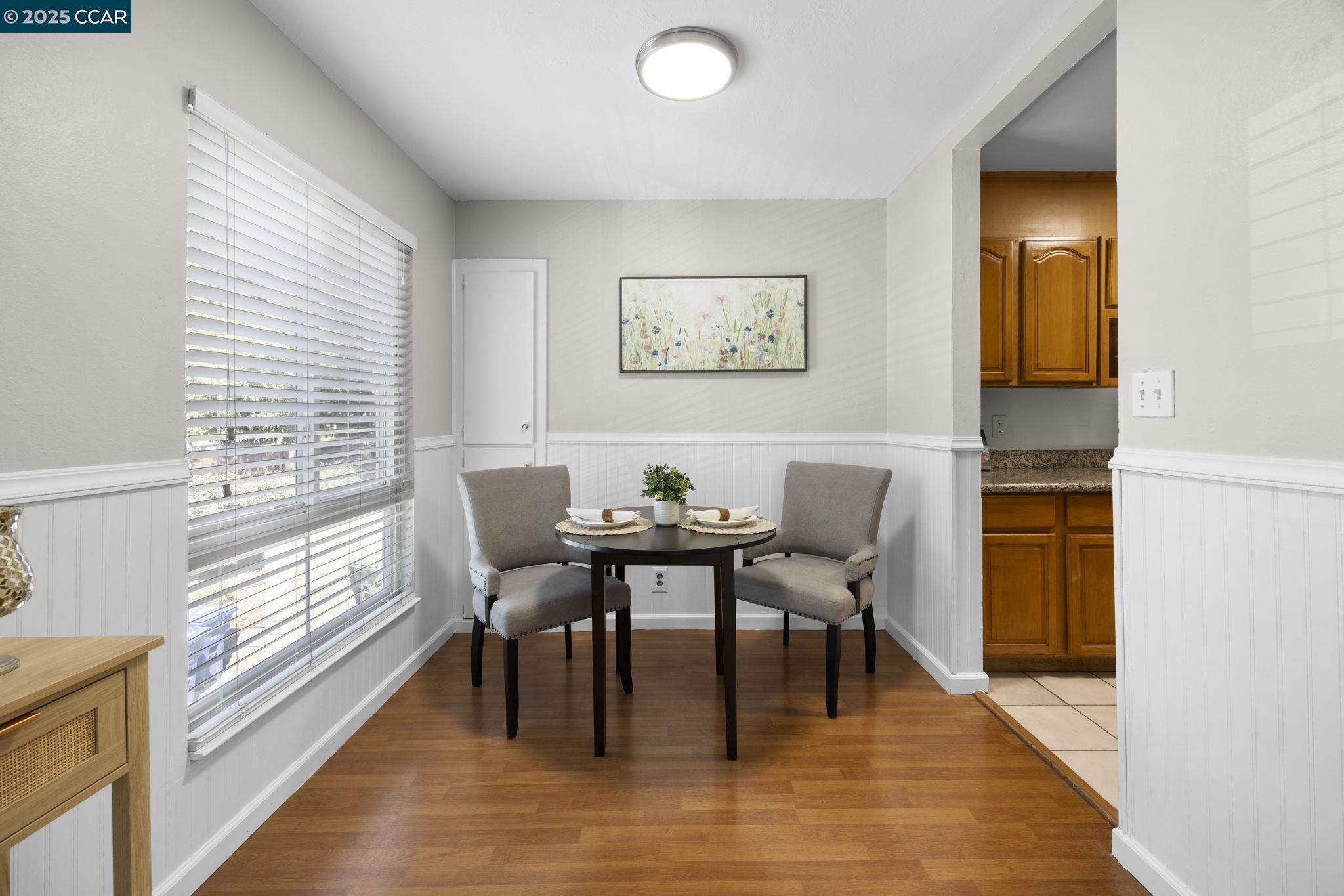 Detail Gallery Image 4 of 18 For 2045 Sierra Rd #2,  Concord,  CA 94518 - 3 Beds | 2/1 Baths