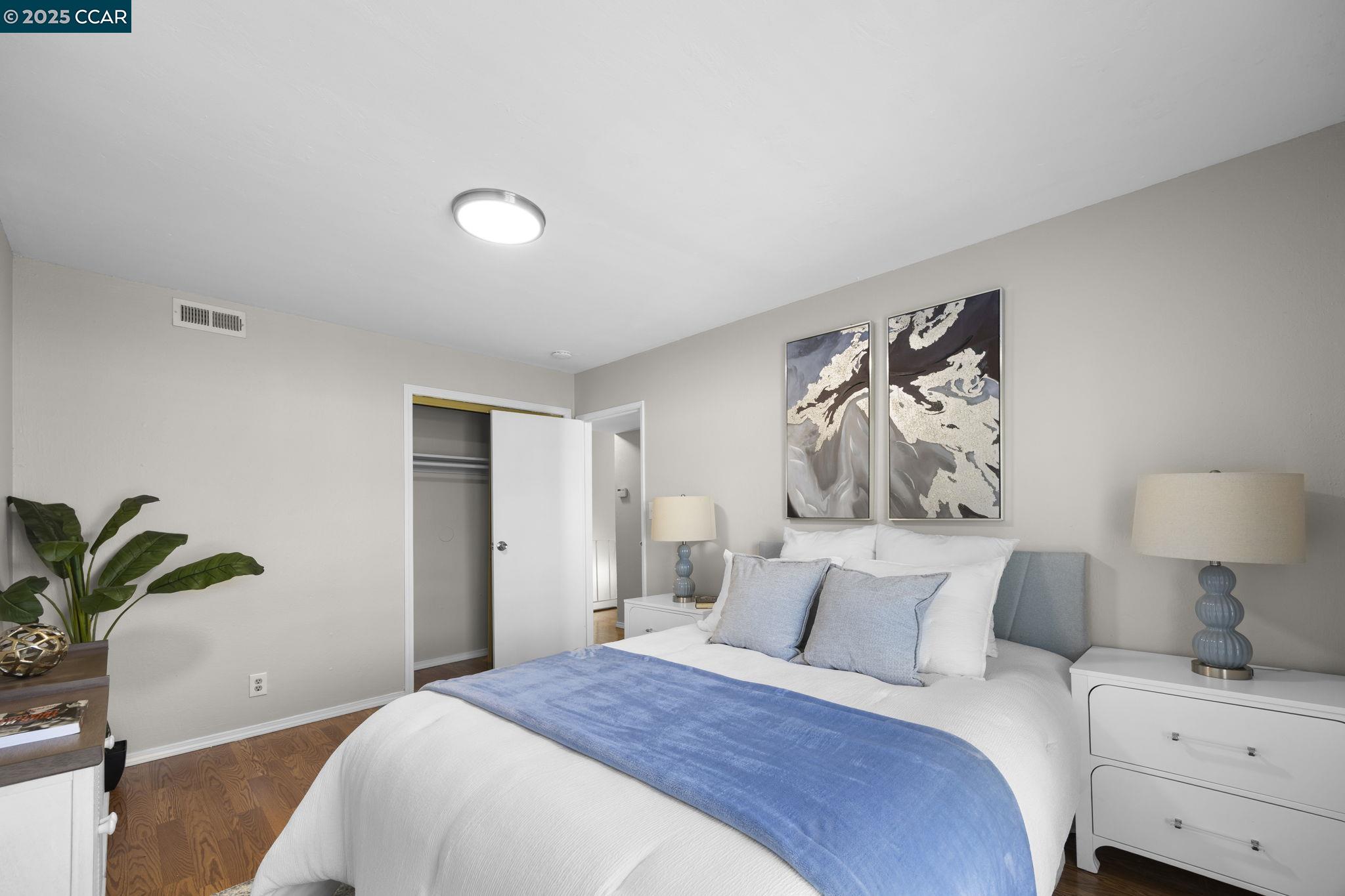 Detail Gallery Image 7 of 18 For 2045 Sierra Rd #2,  Concord,  CA 94518 - 3 Beds | 2/1 Baths