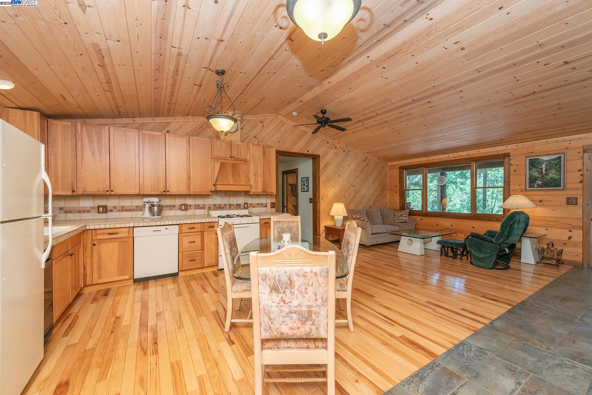 4298 Little Browns Creek Rd, Weaverville CA 96093 — photo 8
