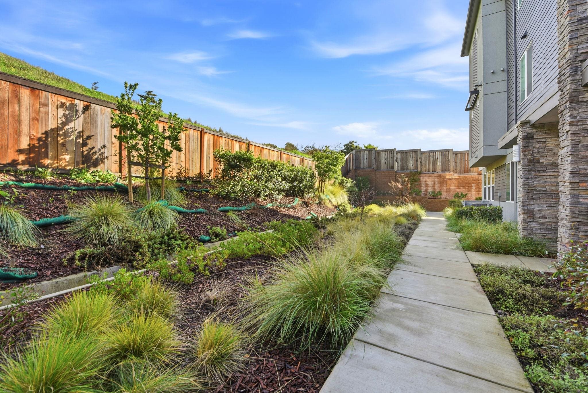 Detail Gallery Image 2 of 51 For 721 Delve Ct, Hayward,  CA 94544 - 4 Beds | 3/1 Baths