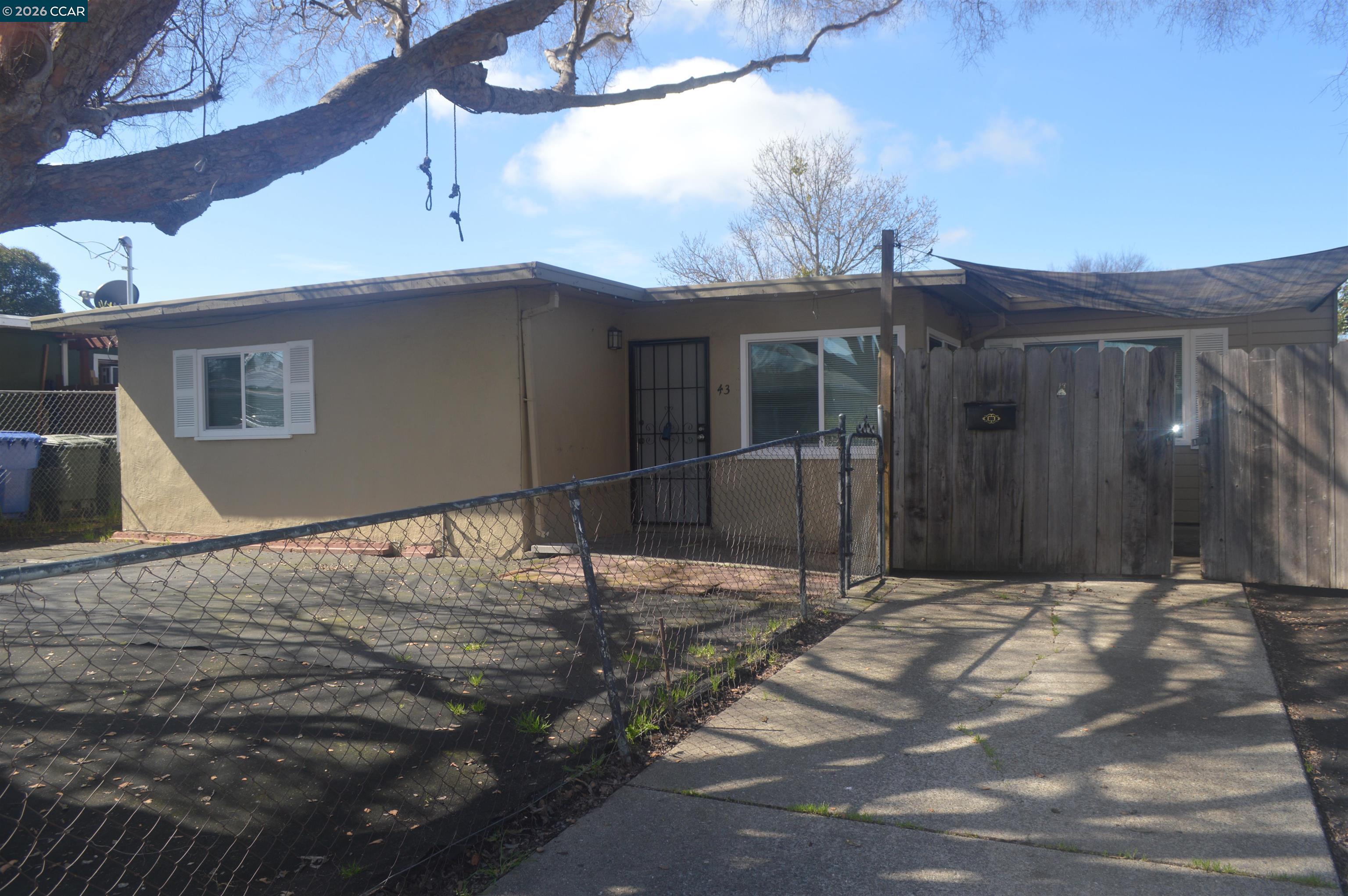 Detail Gallery Image 2 of 23 For 43 Bay Dr, Bay Point,  CA 94565 - 3 Beds | 1 Baths