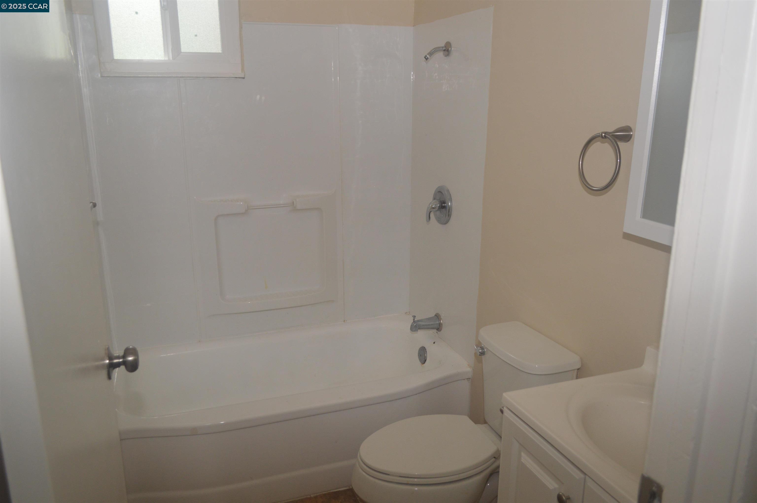 Detail Gallery Image 9 of 20 For 43 Bay Dr, Bay Point,  CA 94565 - 3 Beds | 1 Baths