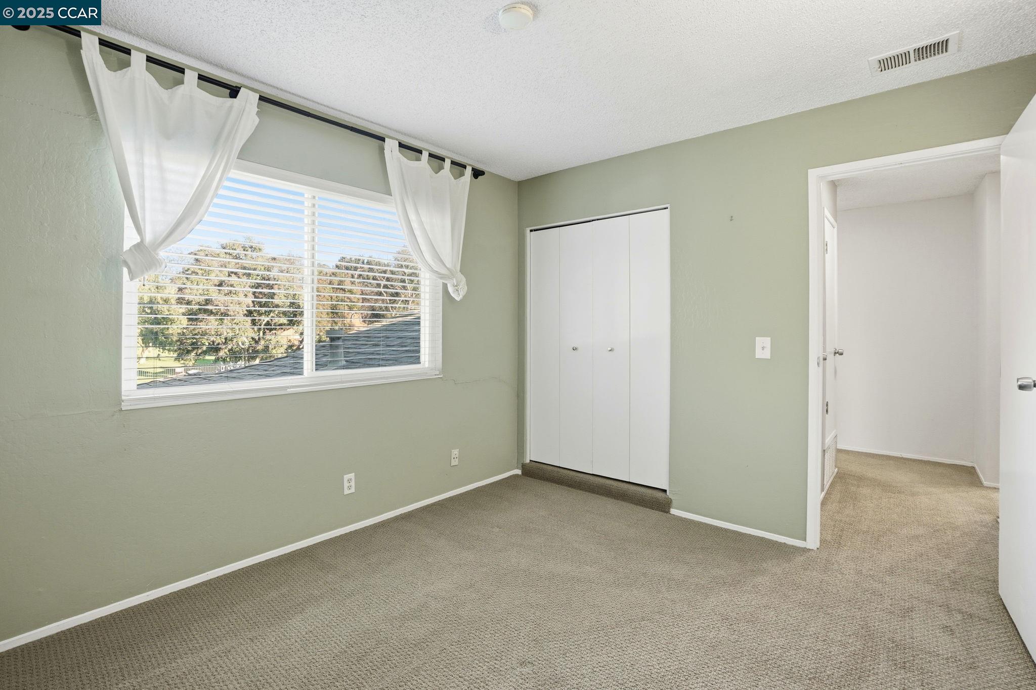 Detail Gallery Image 12 of 31 For 1045 Mohr Ln #B,  Concord,  CA 94518 - 2 Beds | 1/1 Baths