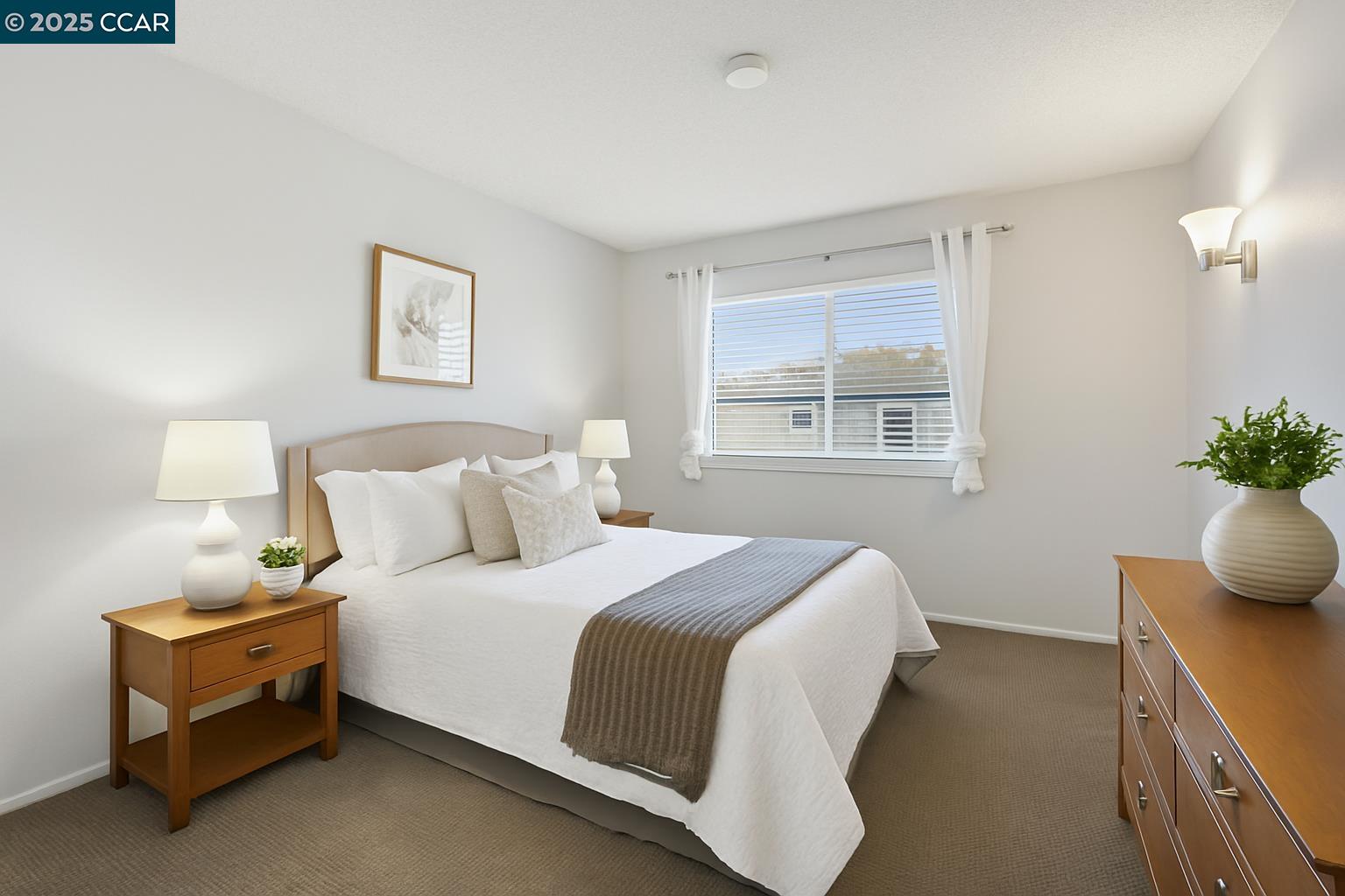 Detail Gallery Image 15 of 31 For 1045 Mohr Ln #B,  Concord,  CA 94518 - 2 Beds | 1/1 Baths