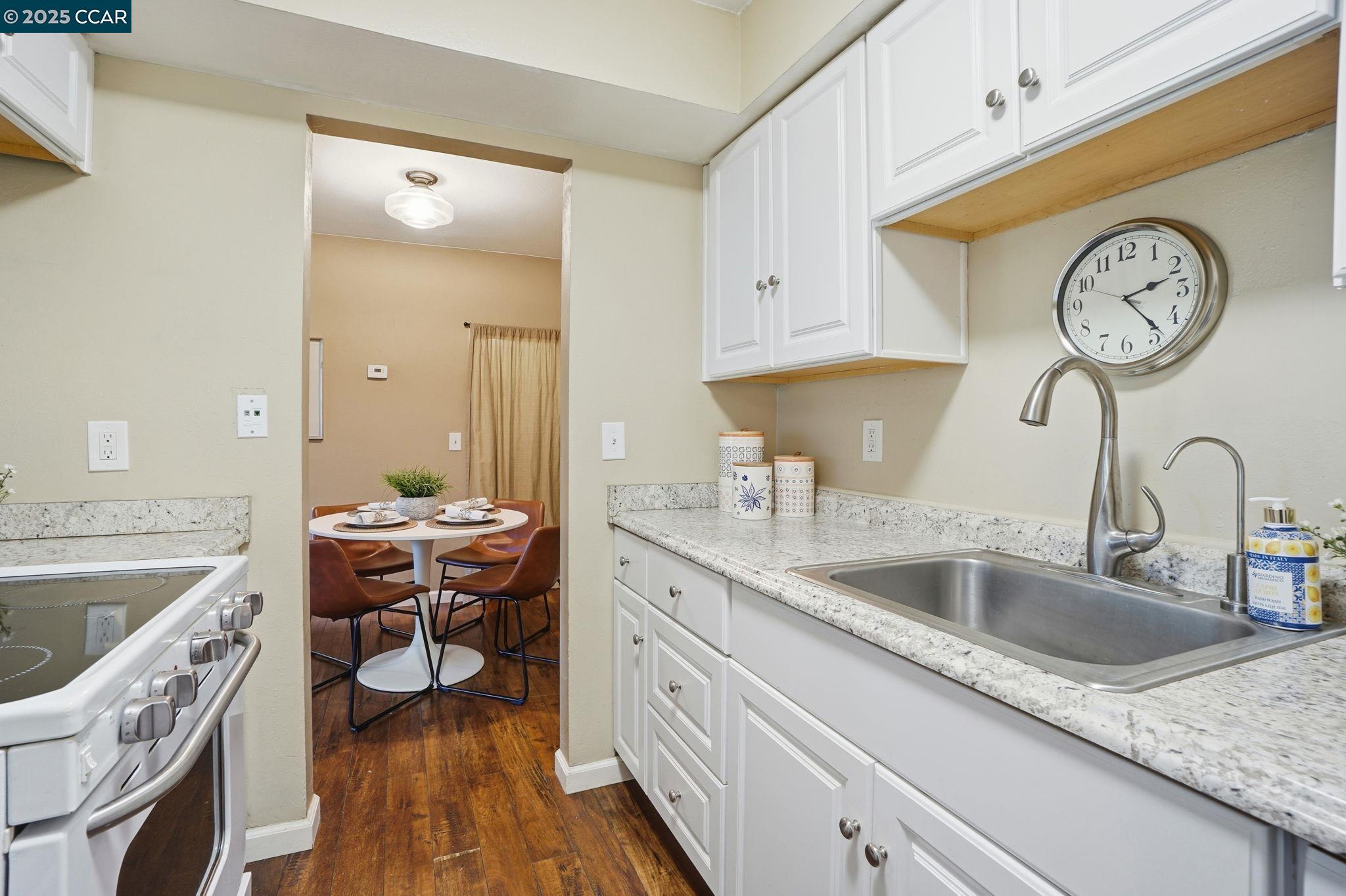 Detail Gallery Image 8 of 31 For 1045 Mohr Ln #B,  Concord,  CA 94518 - 2 Beds | 1/1 Baths