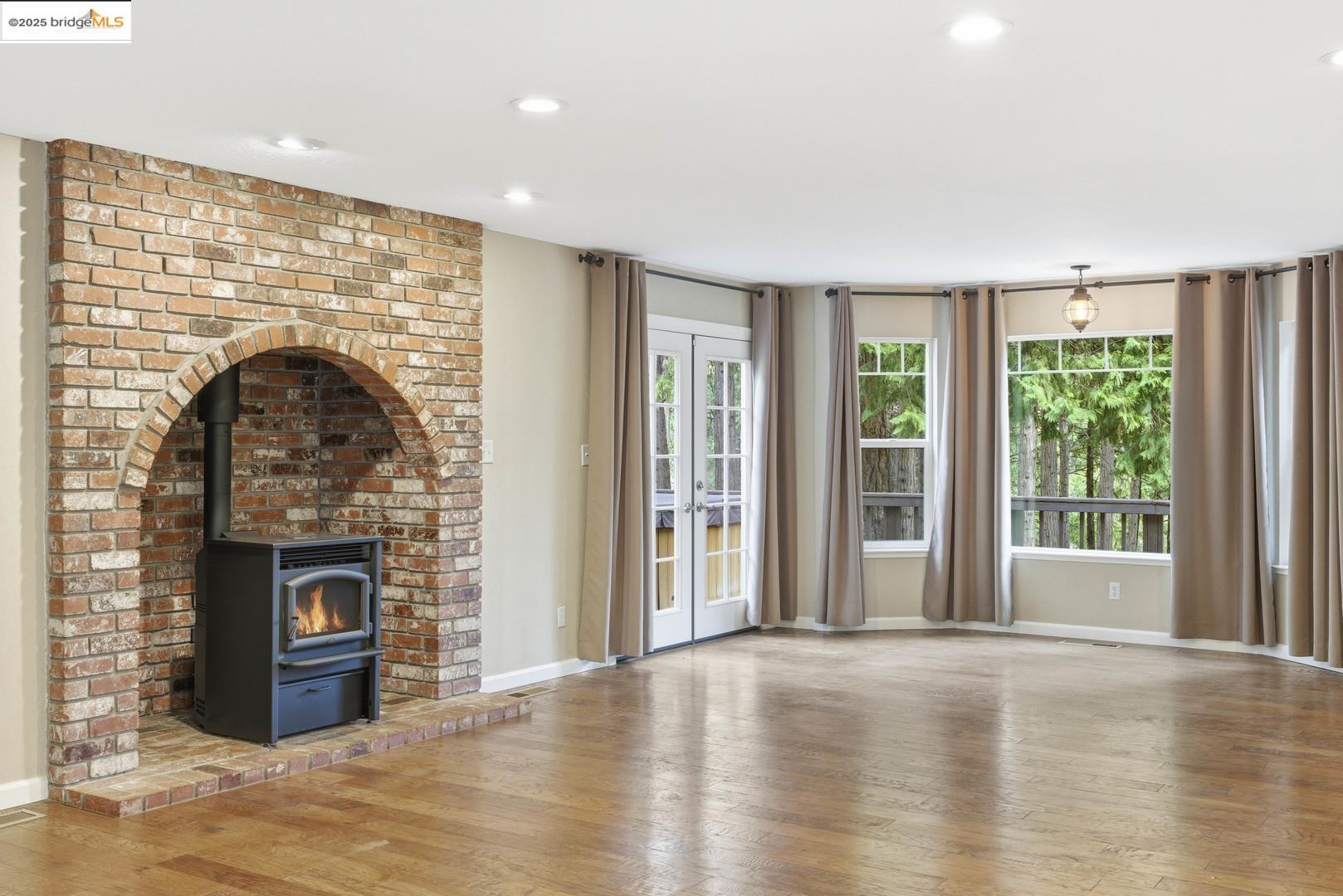 Detail Gallery Image 13 of 51 For 2136 Silver Drive, Arnold,  CA 95223 - 3 Beds | 2/1 Baths