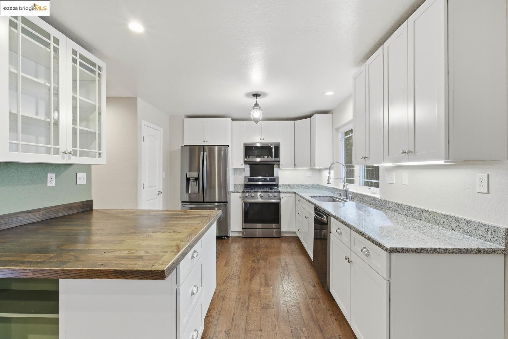 Detail Gallery Image 16 of 51 For 2136 Silver Drive, Arnold,  CA 95223 - 3 Beds | 2/1 Baths