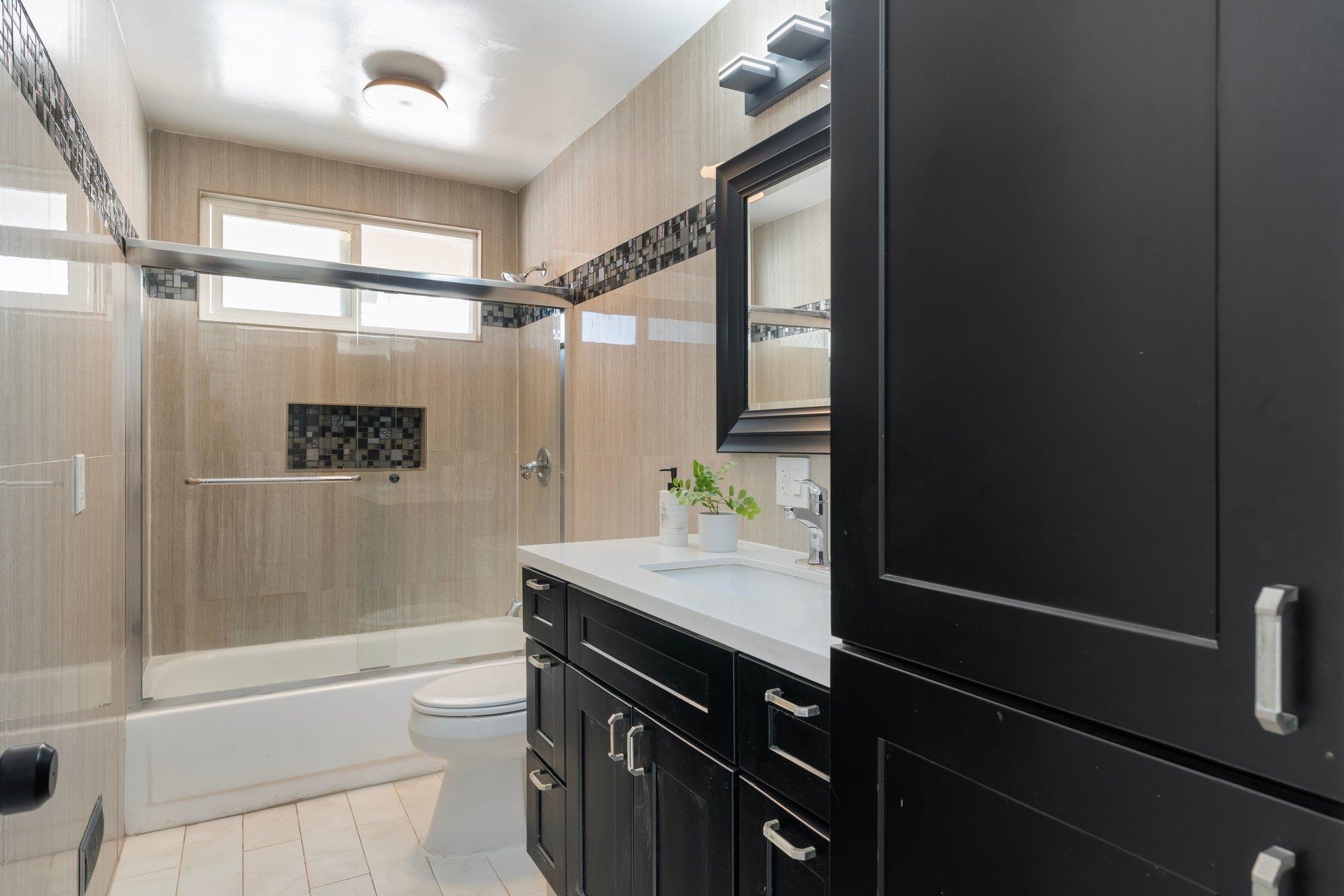 Detail Gallery Image 21 of 50 For 27912 Farm Hill Dr, Hayward,  CA 94542 - 6 Beds | 3 Baths