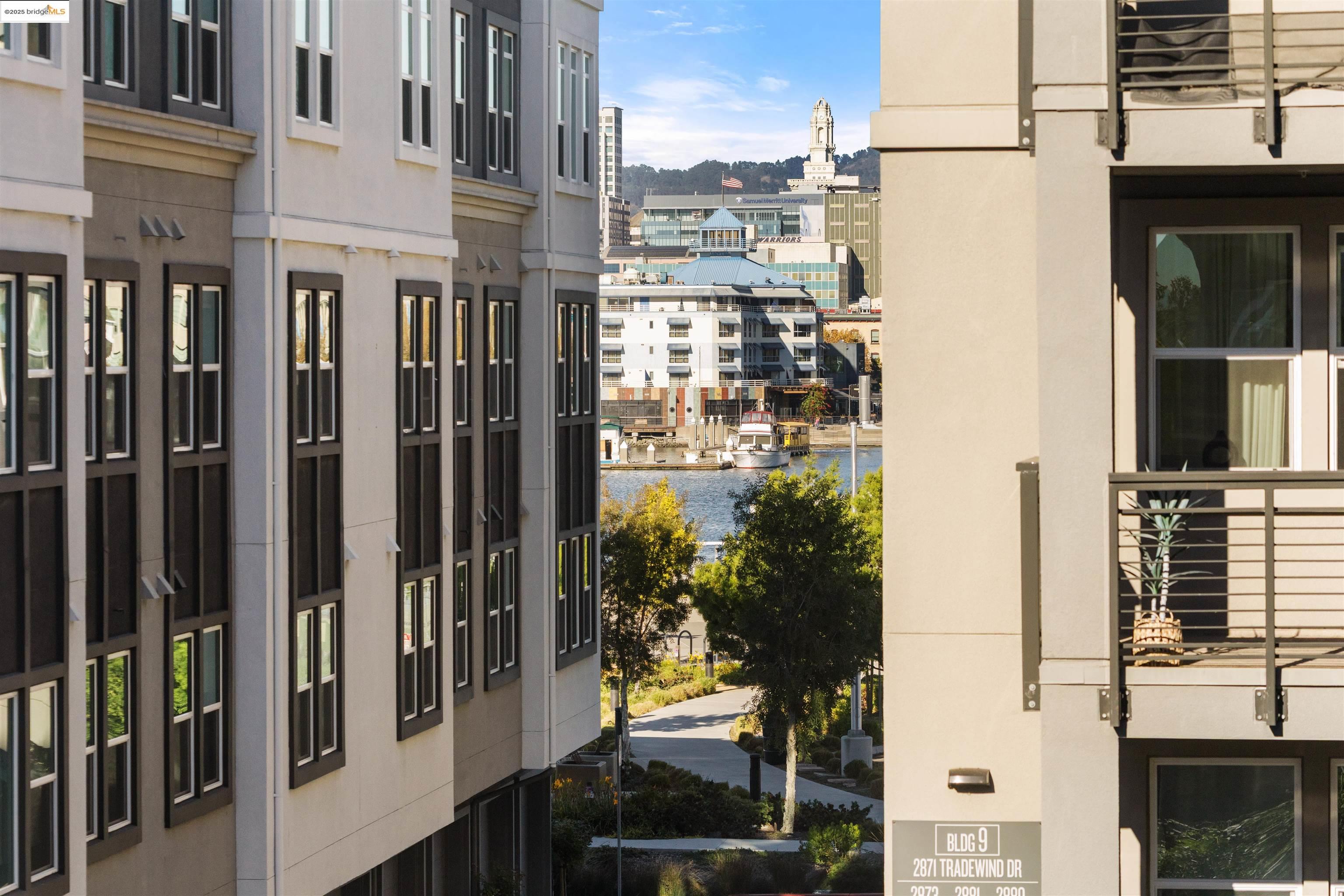 Detail Gallery Image 13 of 36 For 2836 Tradewind Dr, Alameda,  CA 94501 - 2 Beds | 2 Baths