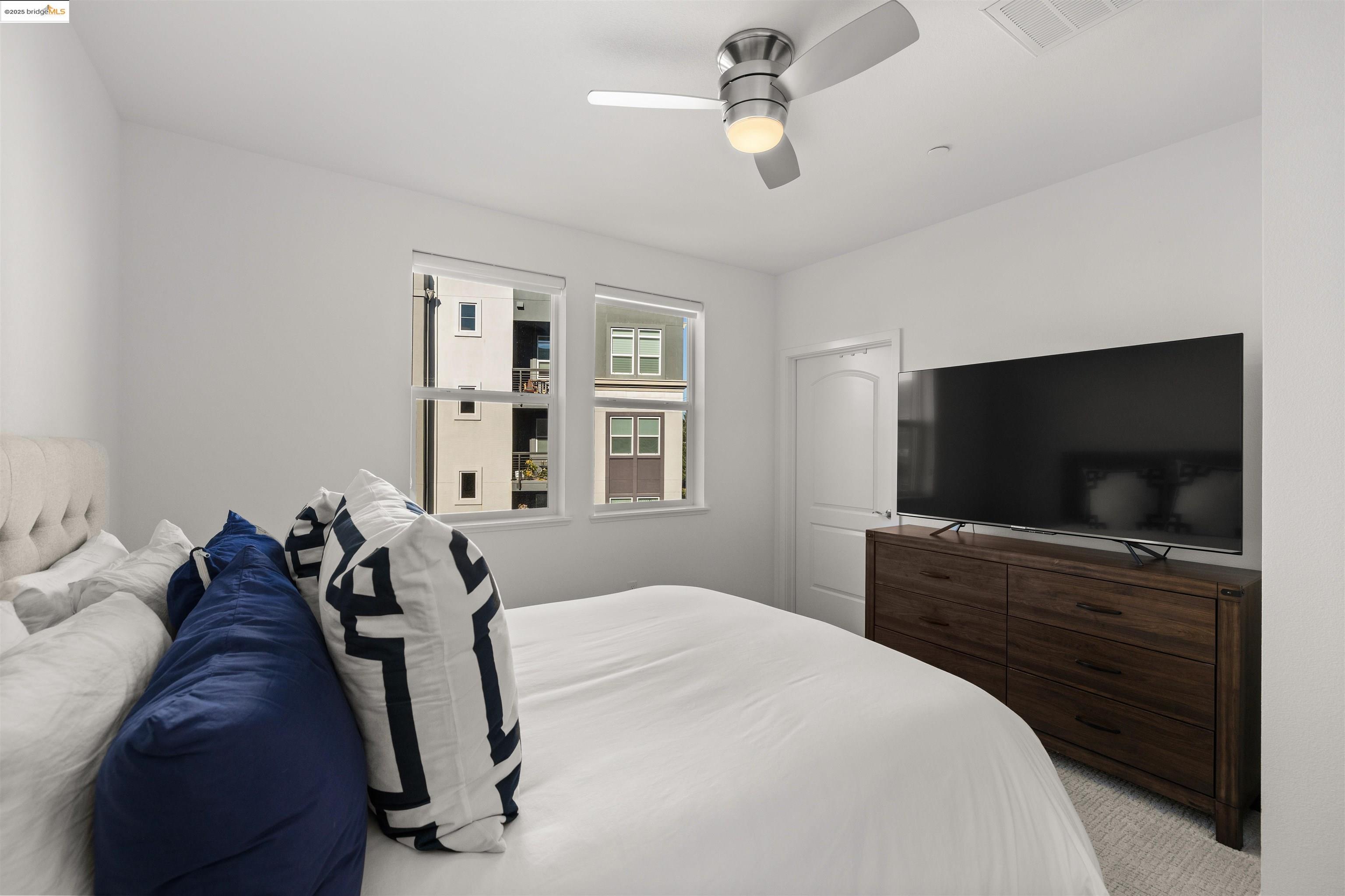 Detail Gallery Image 16 of 36 For 2836 Tradewind Dr, Alameda,  CA 94501 - 2 Beds | 2 Baths