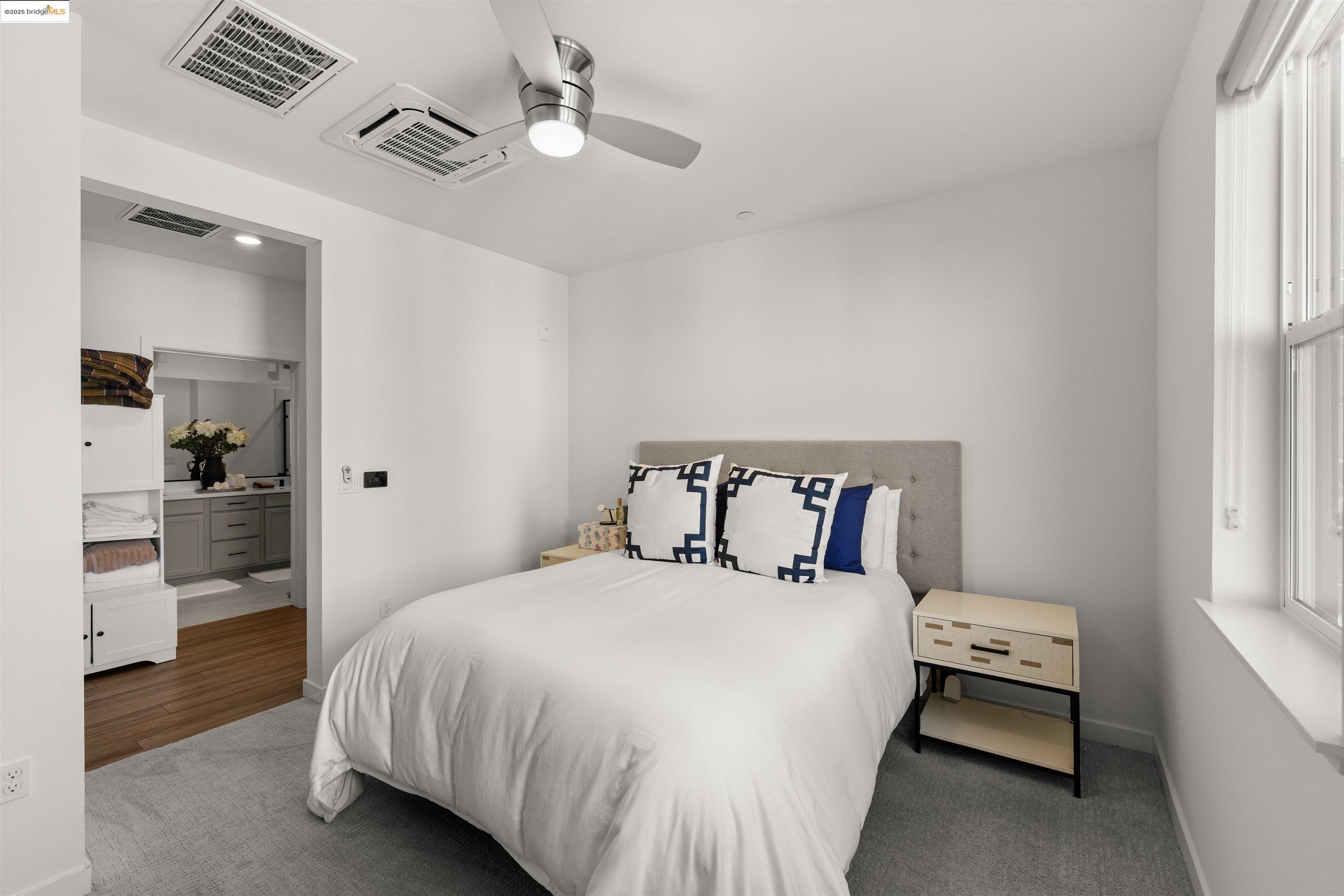 Detail Gallery Image 17 of 36 For 2836 Tradewind Dr, Alameda,  CA 94501 - 2 Beds | 2 Baths