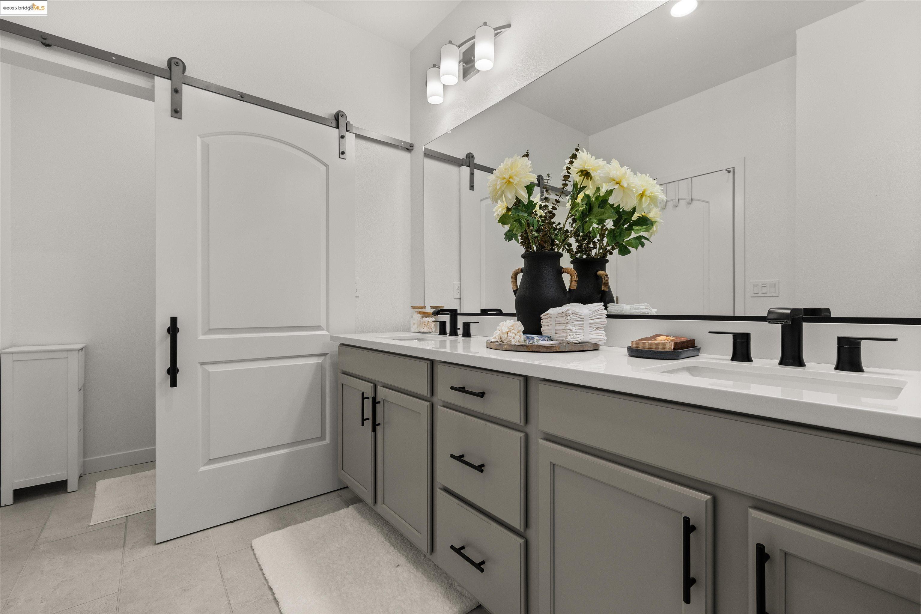 Detail Gallery Image 19 of 36 For 2836 Tradewind Dr, Alameda,  CA 94501 - 2 Beds | 2 Baths