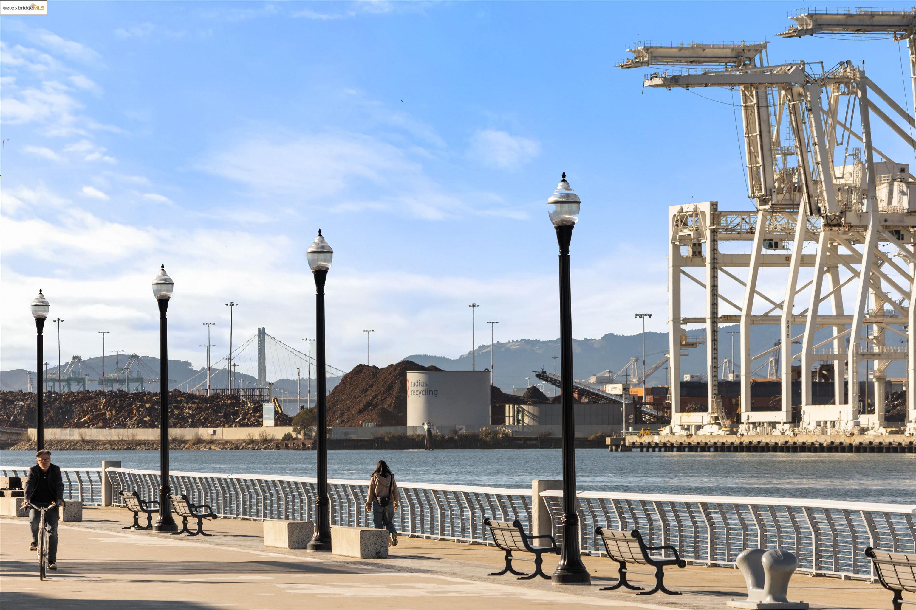 Detail Gallery Image 33 of 36 For 2836 Tradewind Dr, Alameda,  CA 94501 - 2 Beds | 2 Baths