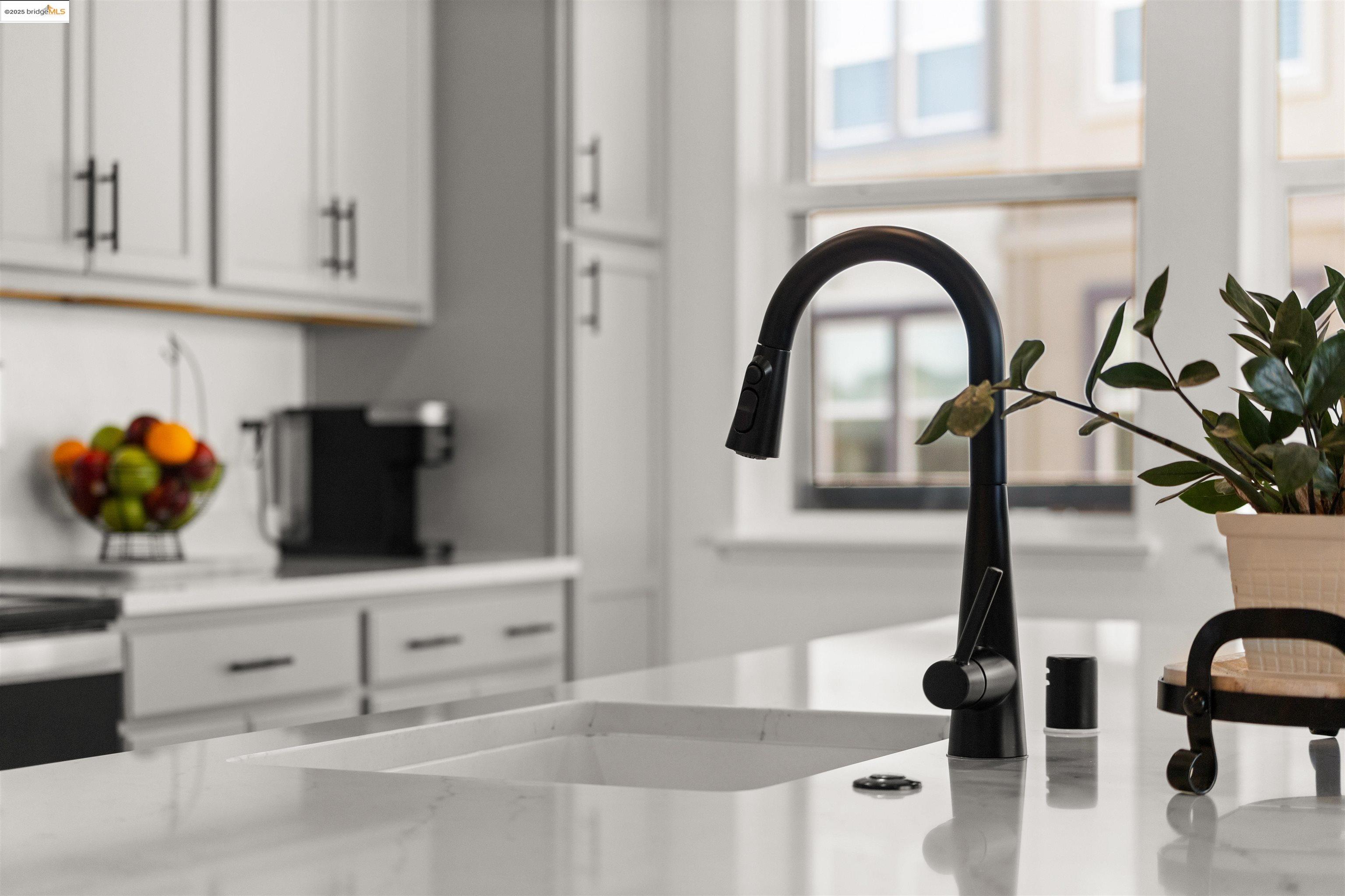 Detail Gallery Image 8 of 36 For 2836 Tradewind Dr, Alameda,  CA 94501 - 2 Beds | 2 Baths