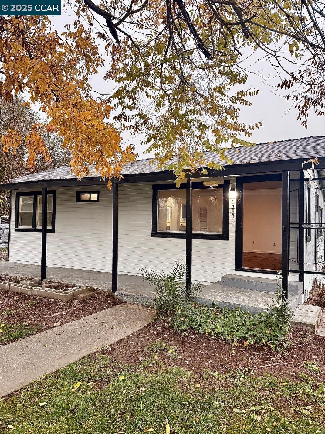 Front Image Thumbnail for CC41119115