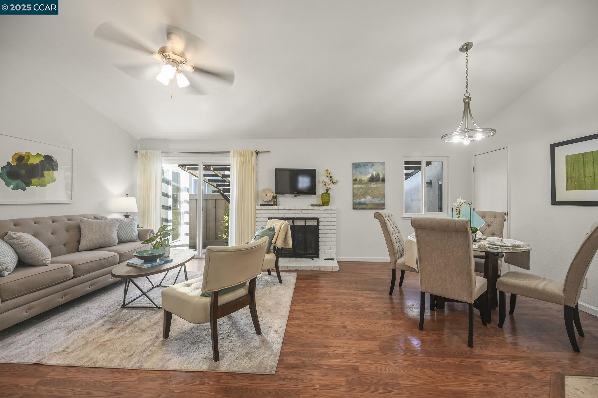 Front Image Thumbnail for CC41119141