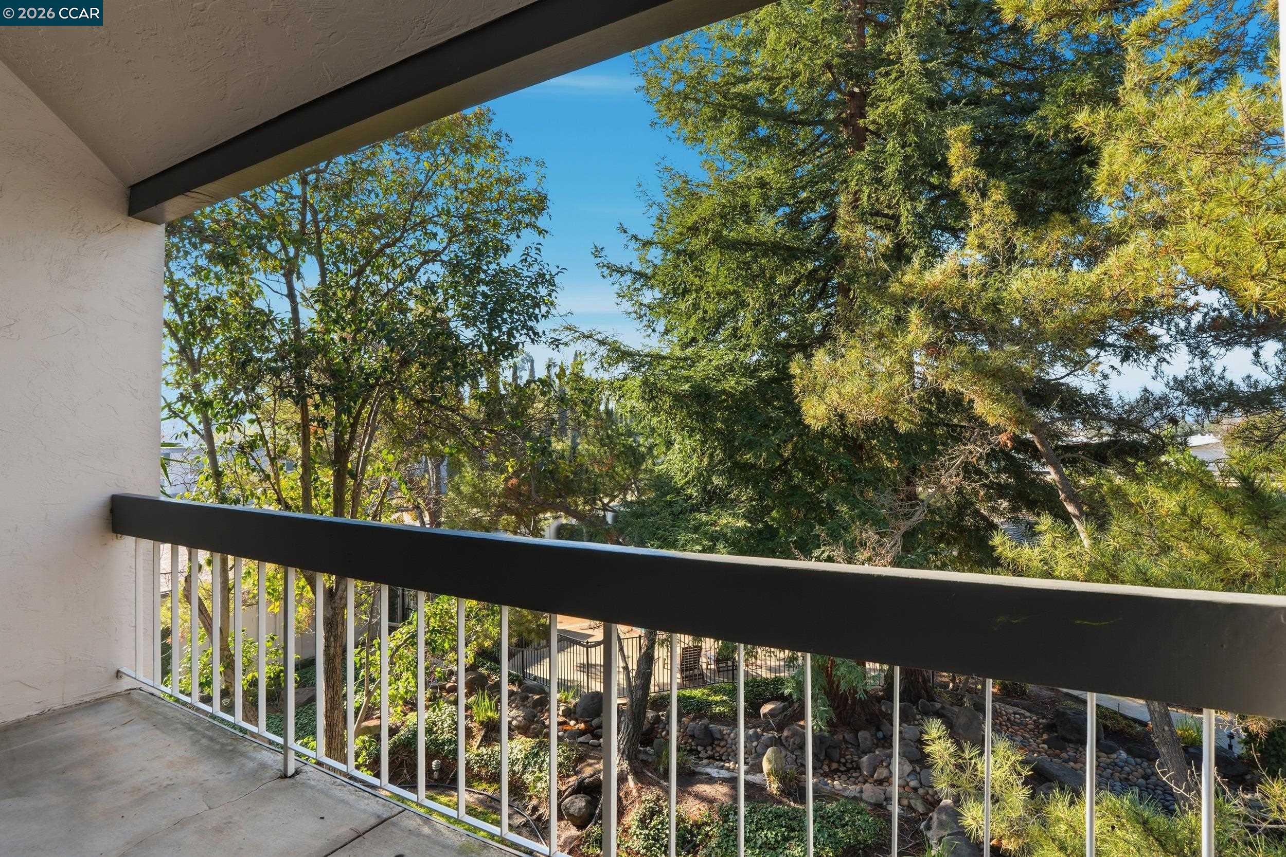 Detail Gallery Image 4 of 13 For 1591 Ellis St #307,  Concord,  CA 94520 - 2 Beds | 2 Baths
