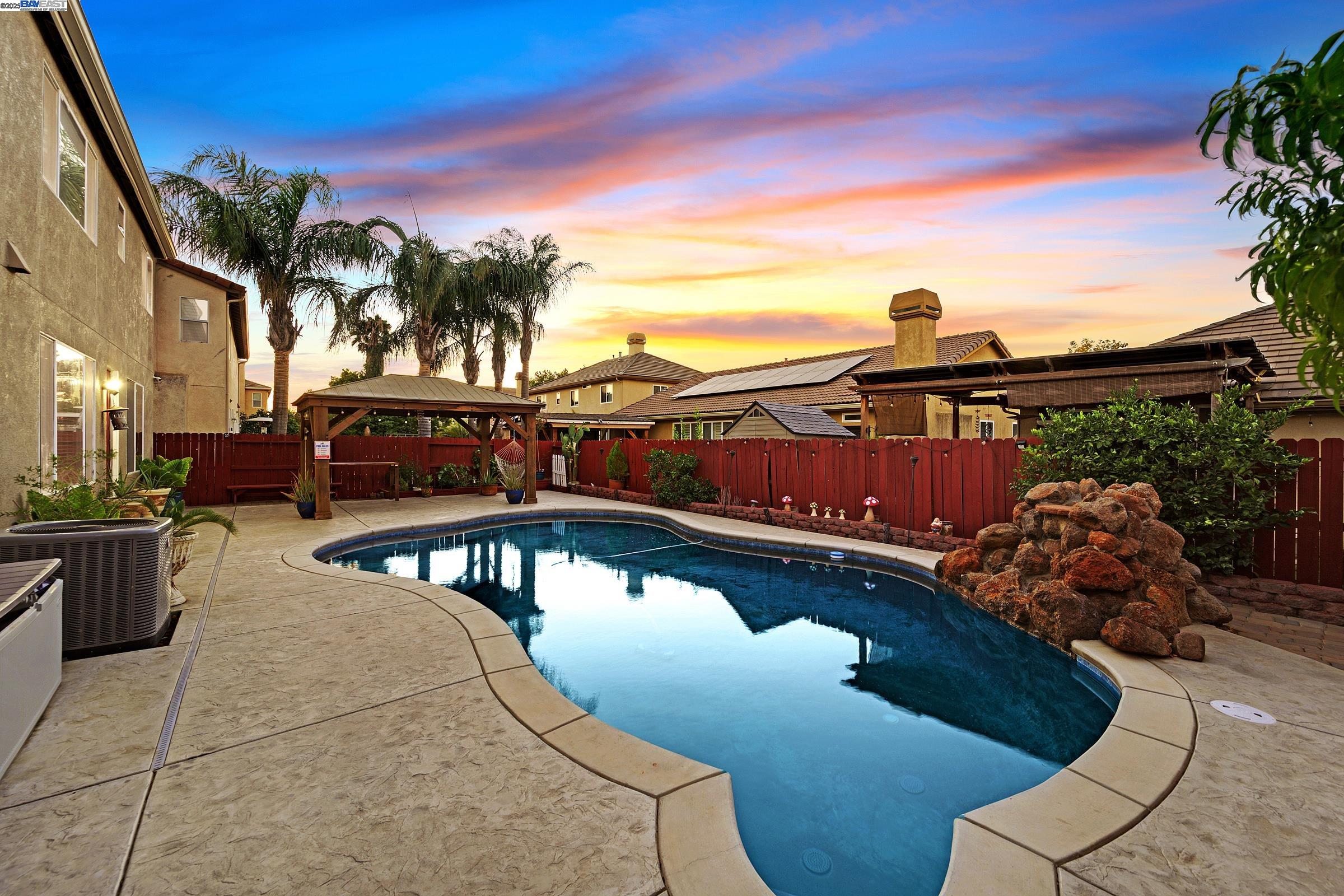 Detail Gallery Image 5 of 60 For 1419 Nubian St, Patterson,  CA 95363 - 5 Beds | 3/1 Baths