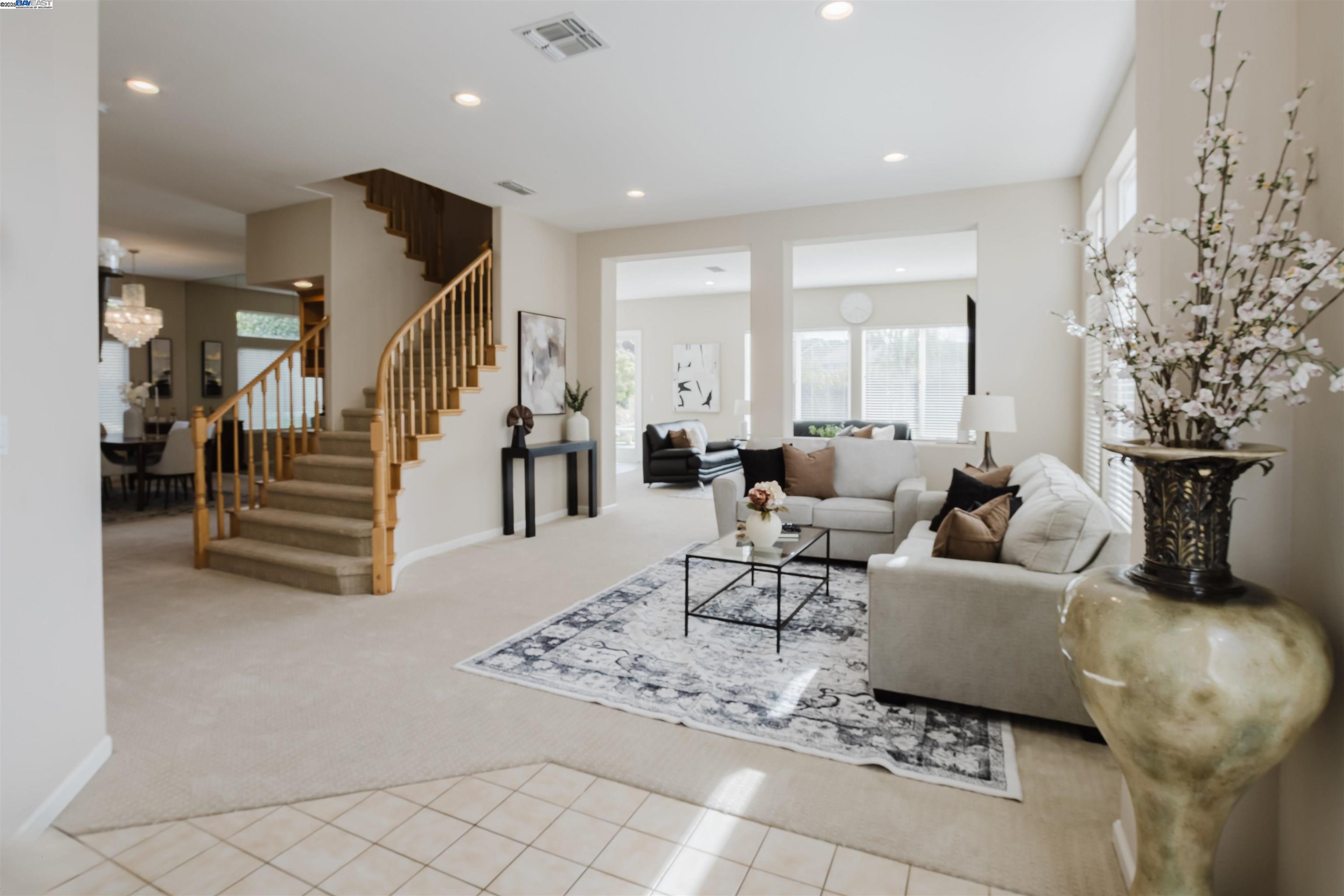 Detail Gallery Image 3 of 38 For 25657 Crestfield Dr, Castro Valley,  CA 94552 - 5 Beds | 3 Baths