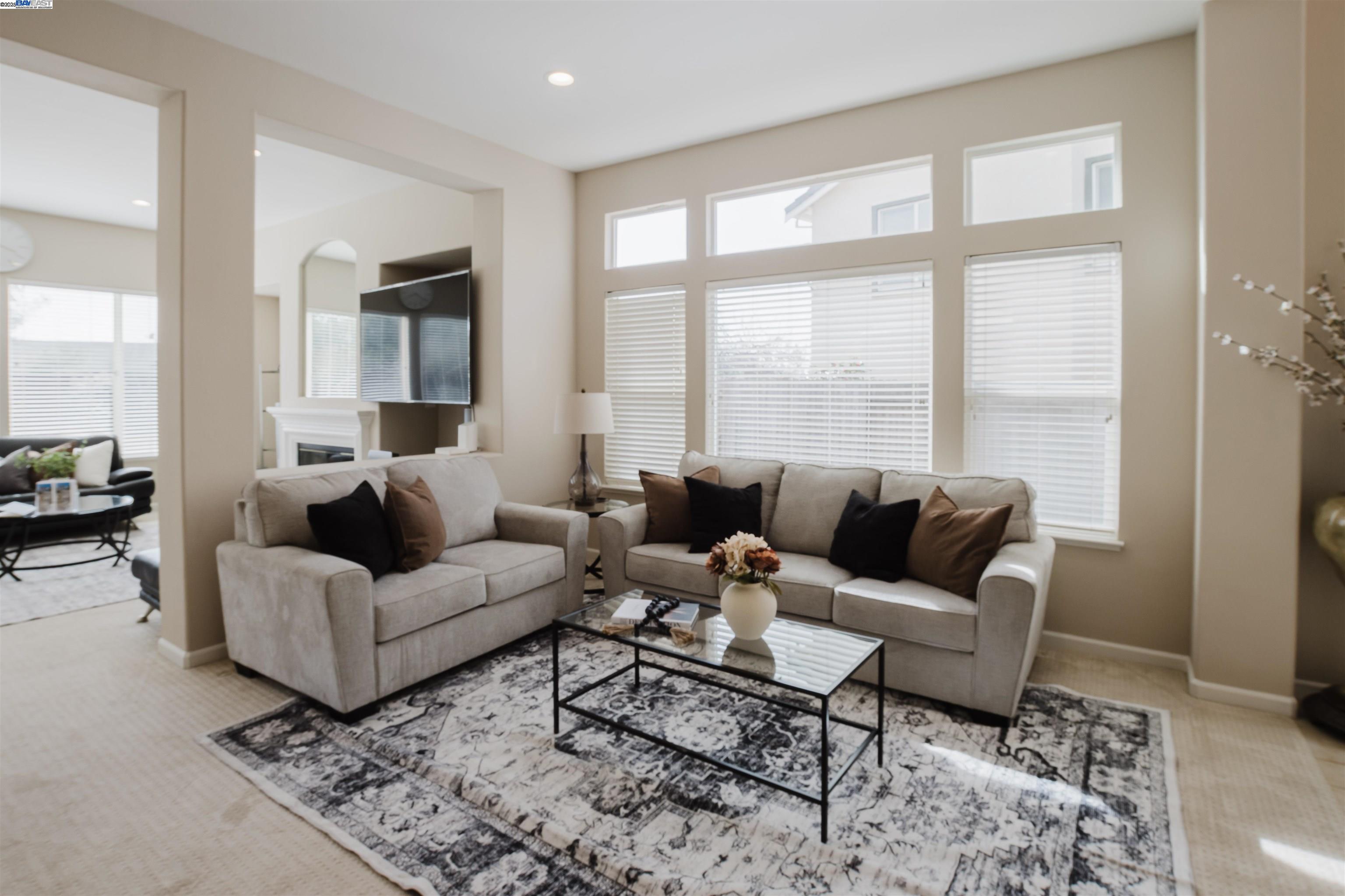 Detail Gallery Image 4 of 38 For 25657 Crestfield Dr, Castro Valley,  CA 94552 - 5 Beds | 3 Baths