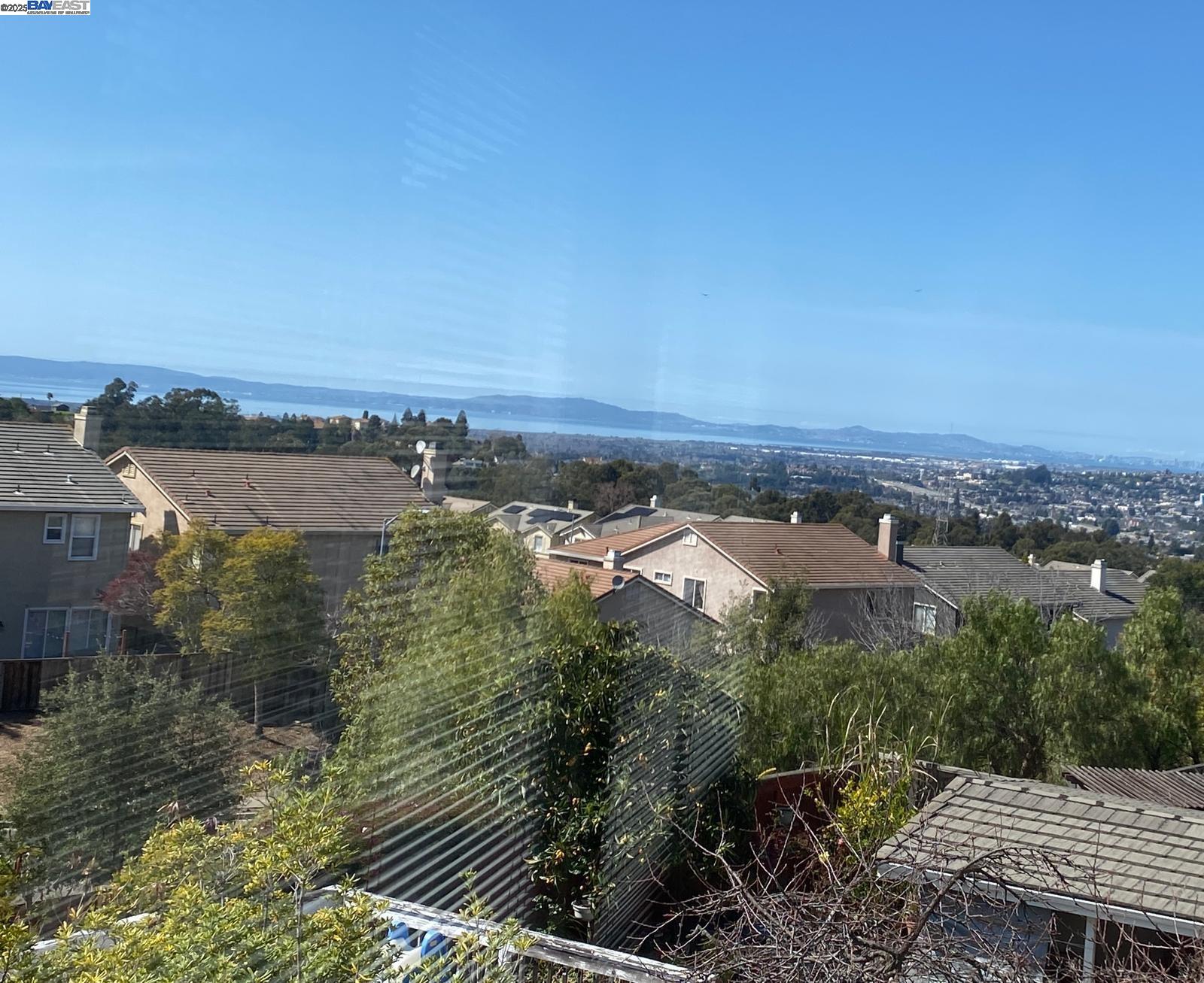 Detail Gallery Image 32 of 38 For 25657 Crestfield Dr, Castro Valley,  CA 94552 - 5 Beds | 3 Baths