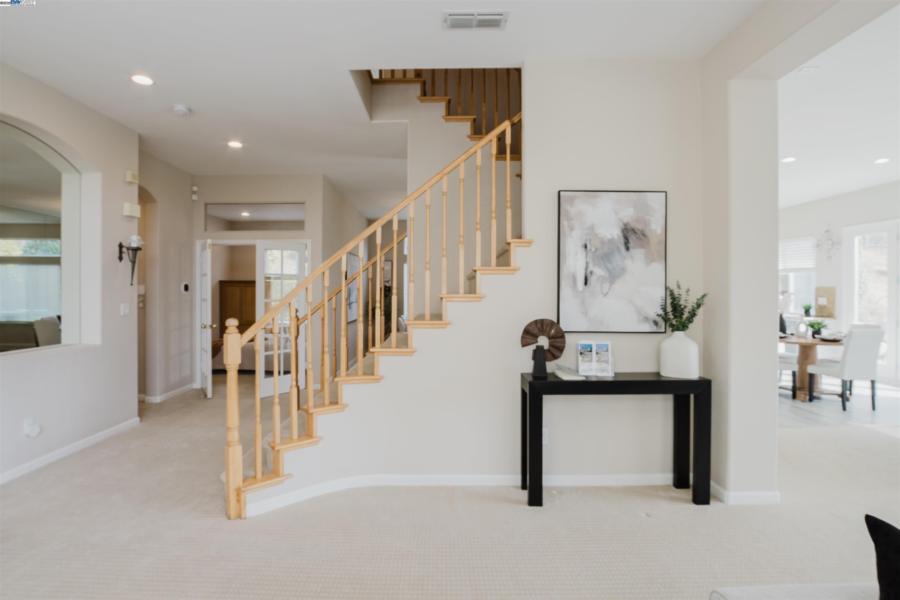 Detail Gallery Image 6 of 38 For 25657 Crestfield Dr, Castro Valley,  CA 94552 - 5 Beds | 3 Baths