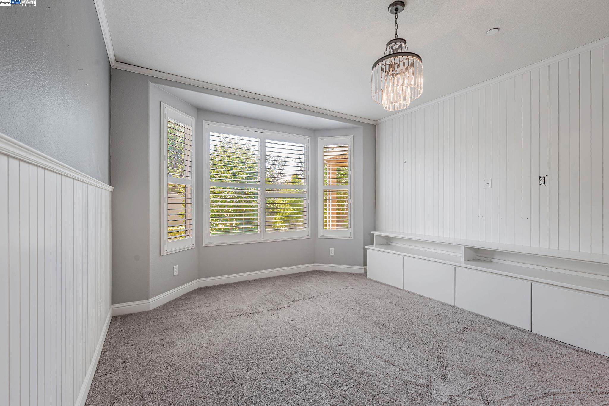 Detail Gallery Image 12 of 27 For 2491 Redbud Way, Manteca,  CA 95336 - 3 Beds | 2 Baths