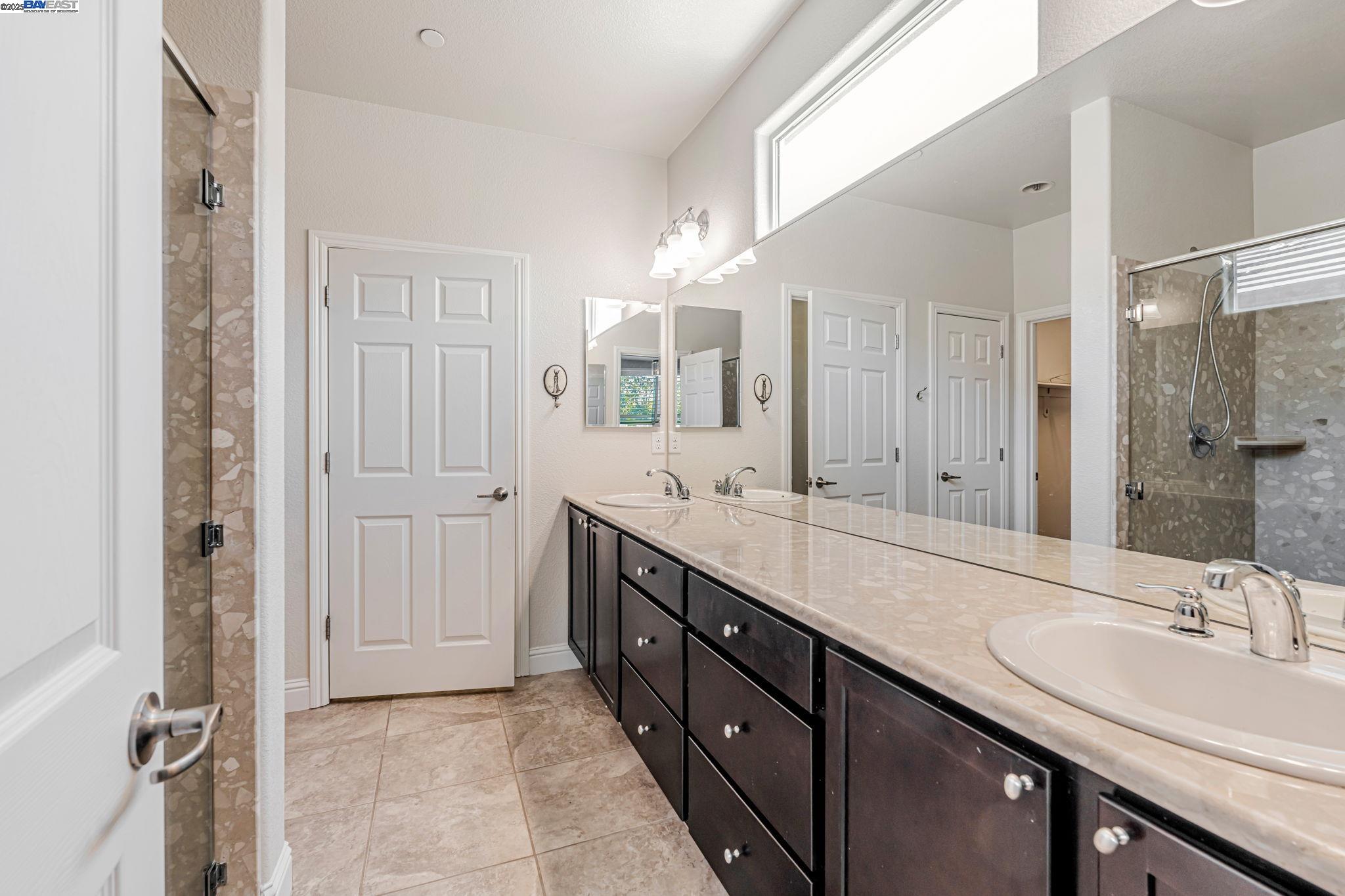 Detail Gallery Image 14 of 27 For 2491 Redbud Way, Manteca,  CA 95336 - 3 Beds | 2 Baths