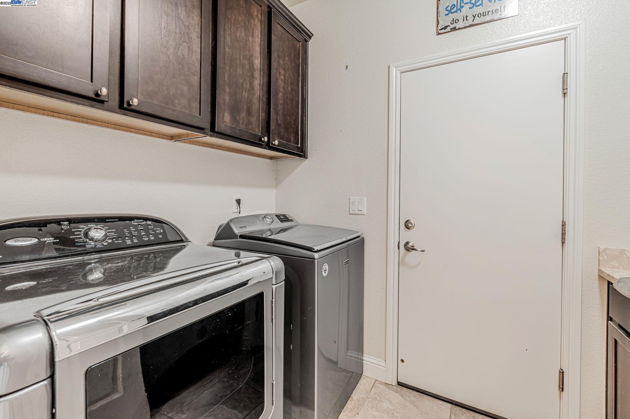 Detail Gallery Image 17 of 27 For 2491 Redbud Way, Manteca,  CA 95336 - 3 Beds | 2 Baths