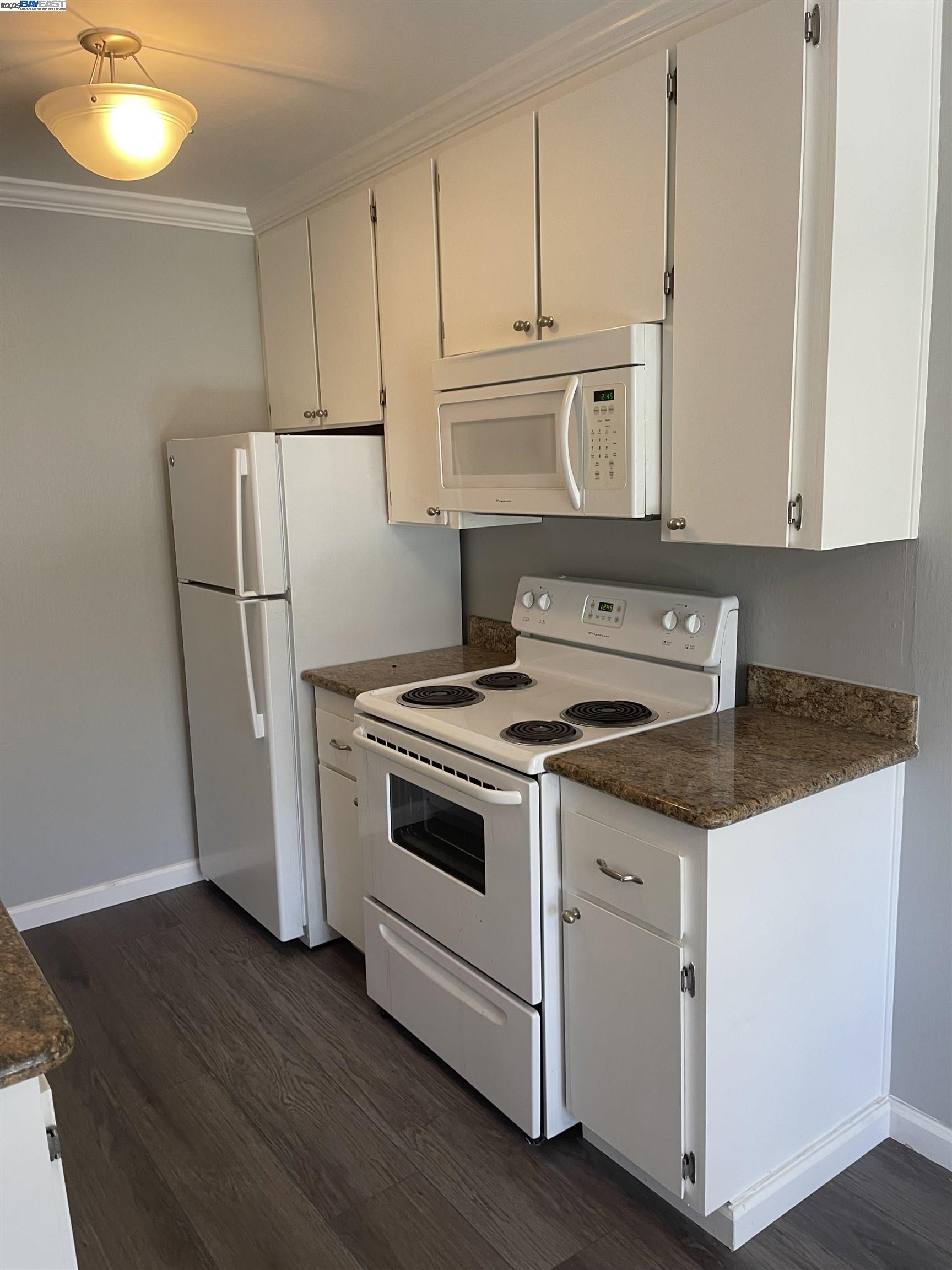 Photo #2: 41119236 Listing: Photo #2