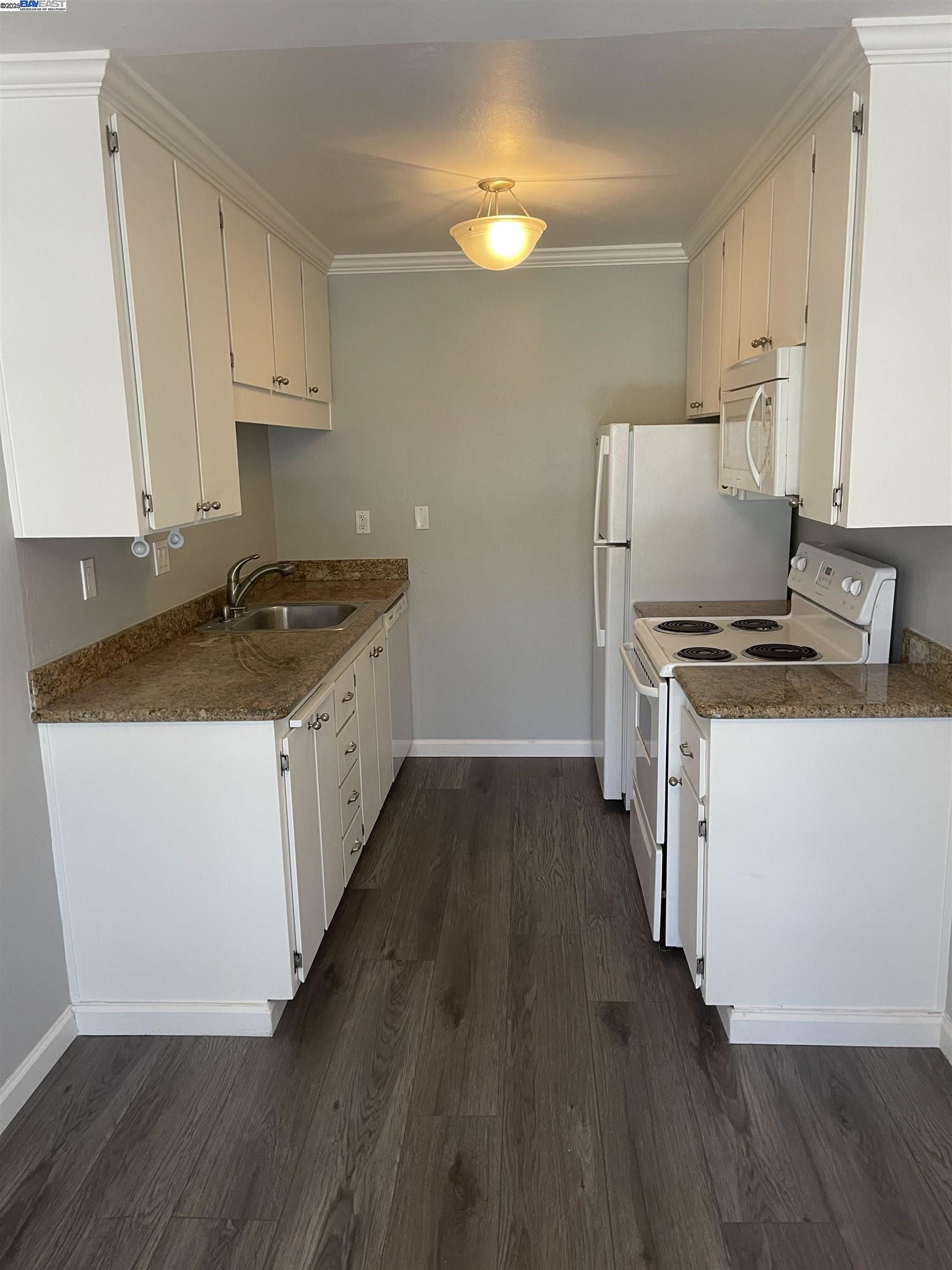 Photo #3: 41119236 Listing: Photo #3