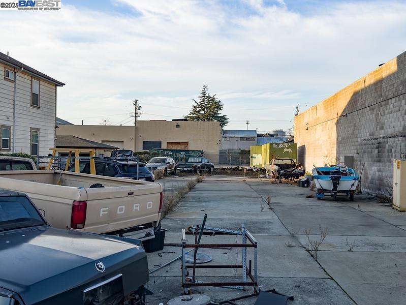 1041 7Th Ave, Oakland CA 94607 — photo 3