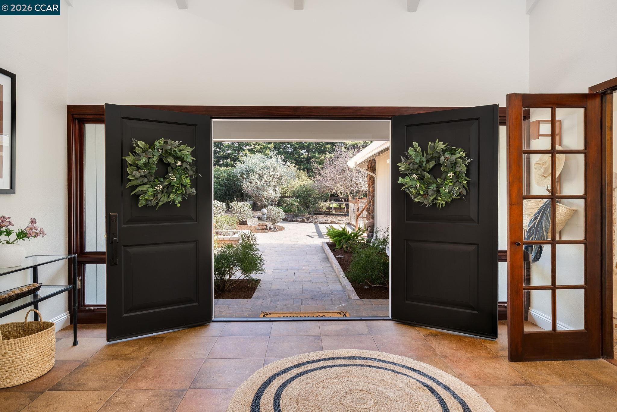 Detail Gallery Image 10 of 60 For 254 Joseph Lane, Pleasanton,  CA 94588 - 4 Beds | 2/1 Baths