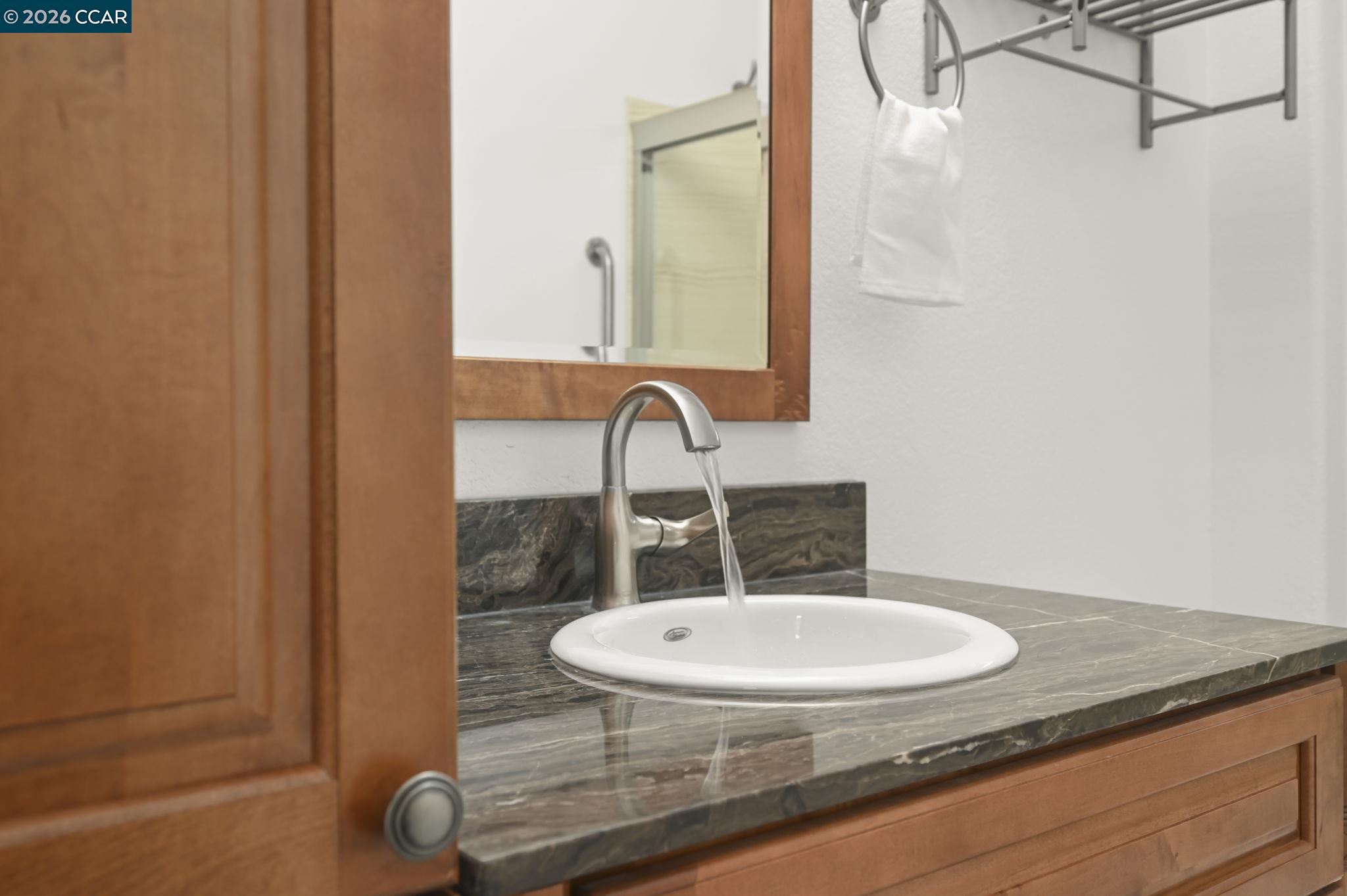Detail Gallery Image 23 of 34 For 415 Orchard View Ave, Martinez,  CA 94553 - 3 Beds | 2/1 Baths