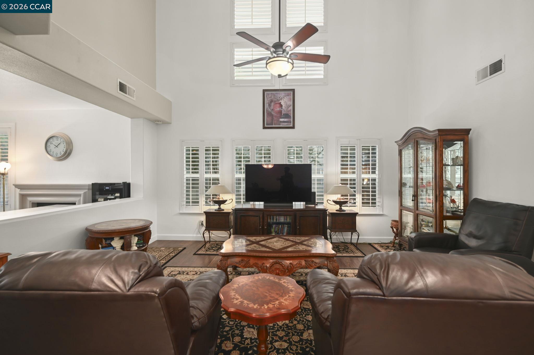 Detail Gallery Image 5 of 34 For 415 Orchard View Ave, Martinez,  CA 94553 - 3 Beds | 2/1 Baths