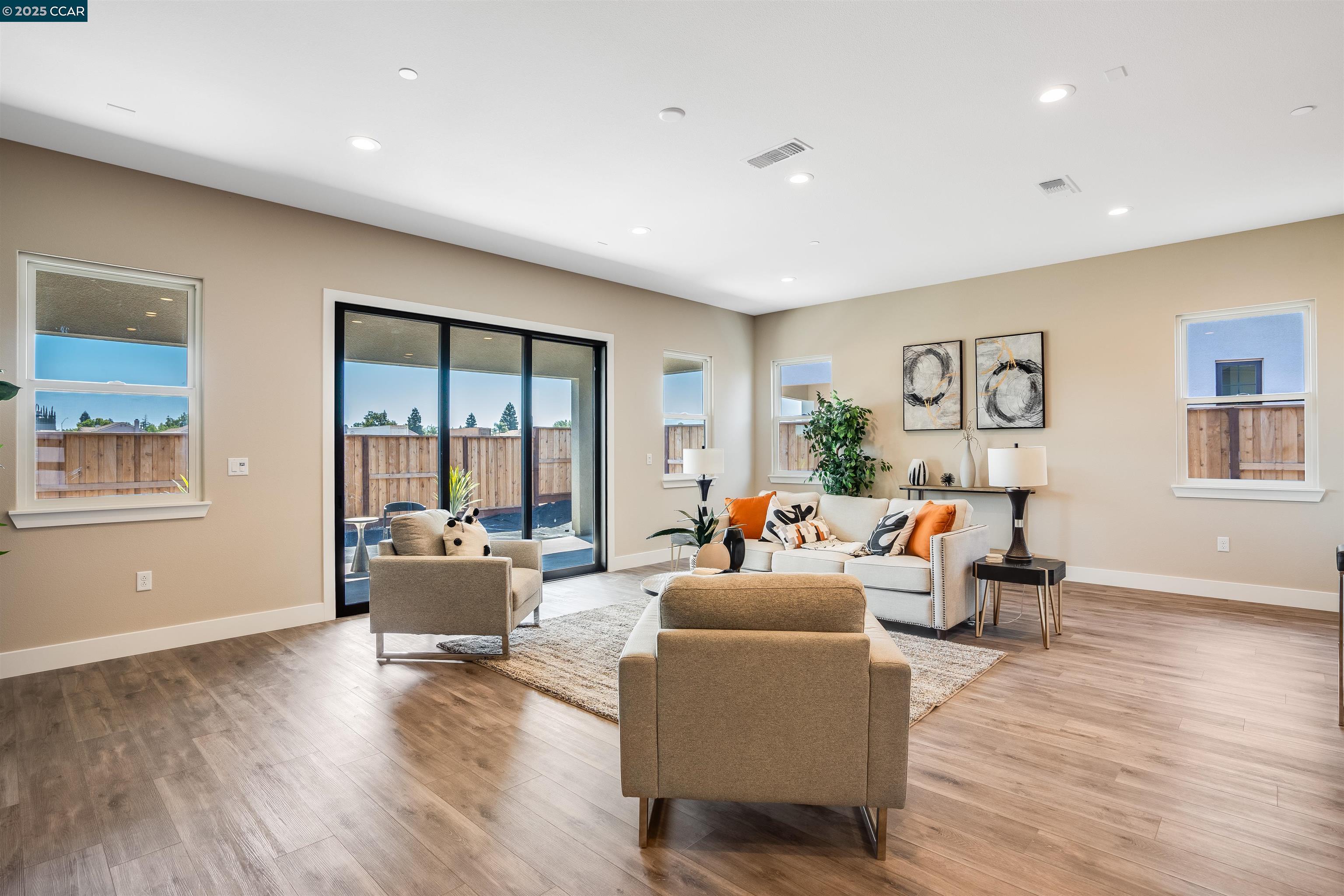 Detail Gallery Image 8 of 39 For 3137 Phoenix Ave, Tracy,  CA 95377 - 3 Beds | 2/1 Baths