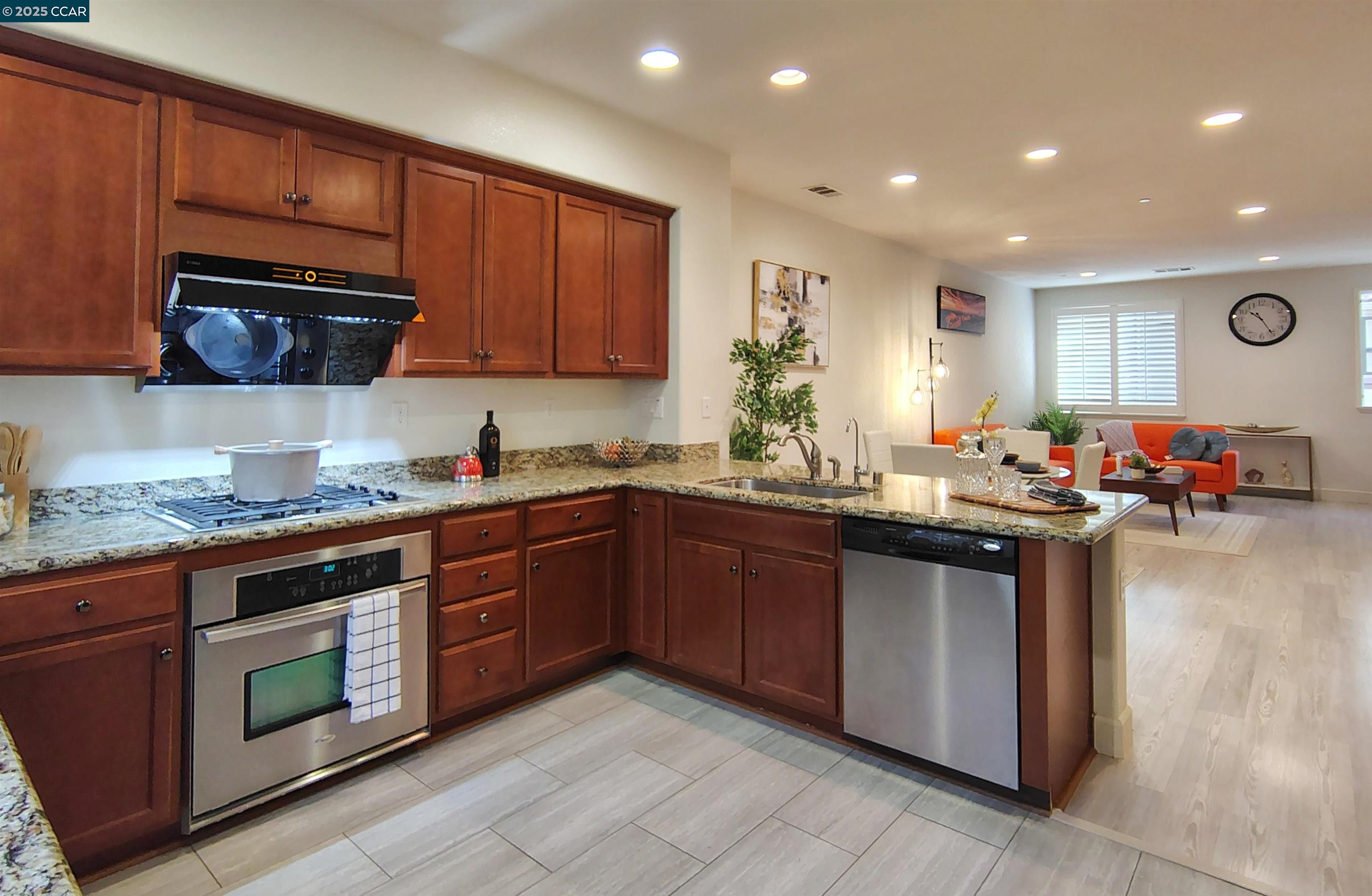 Front Image Thumbnail for CC41119308