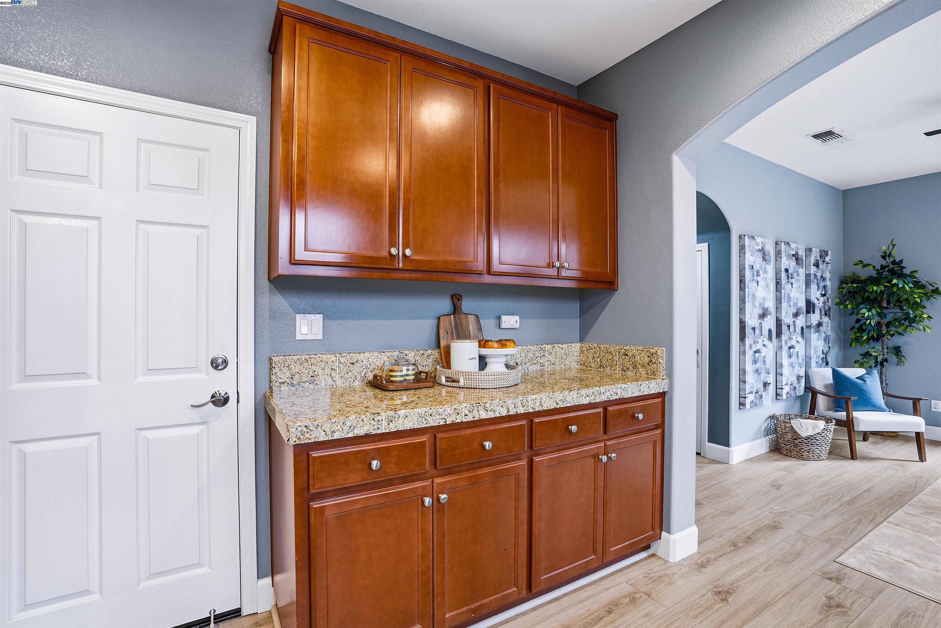 Detail Gallery Image 11 of 46 For 1174 Juan Jose Ln, Tracy,  CA 95376 - 4 Beds | 2/1 Baths