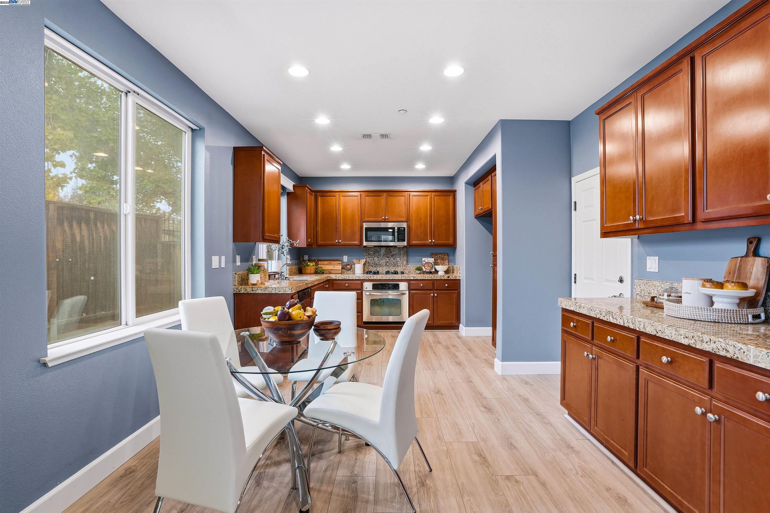 Detail Gallery Image 10 of 46 For 1174 Juan Jose Ln, Tracy,  CA 95376 - 4 Beds | 2/1 Baths