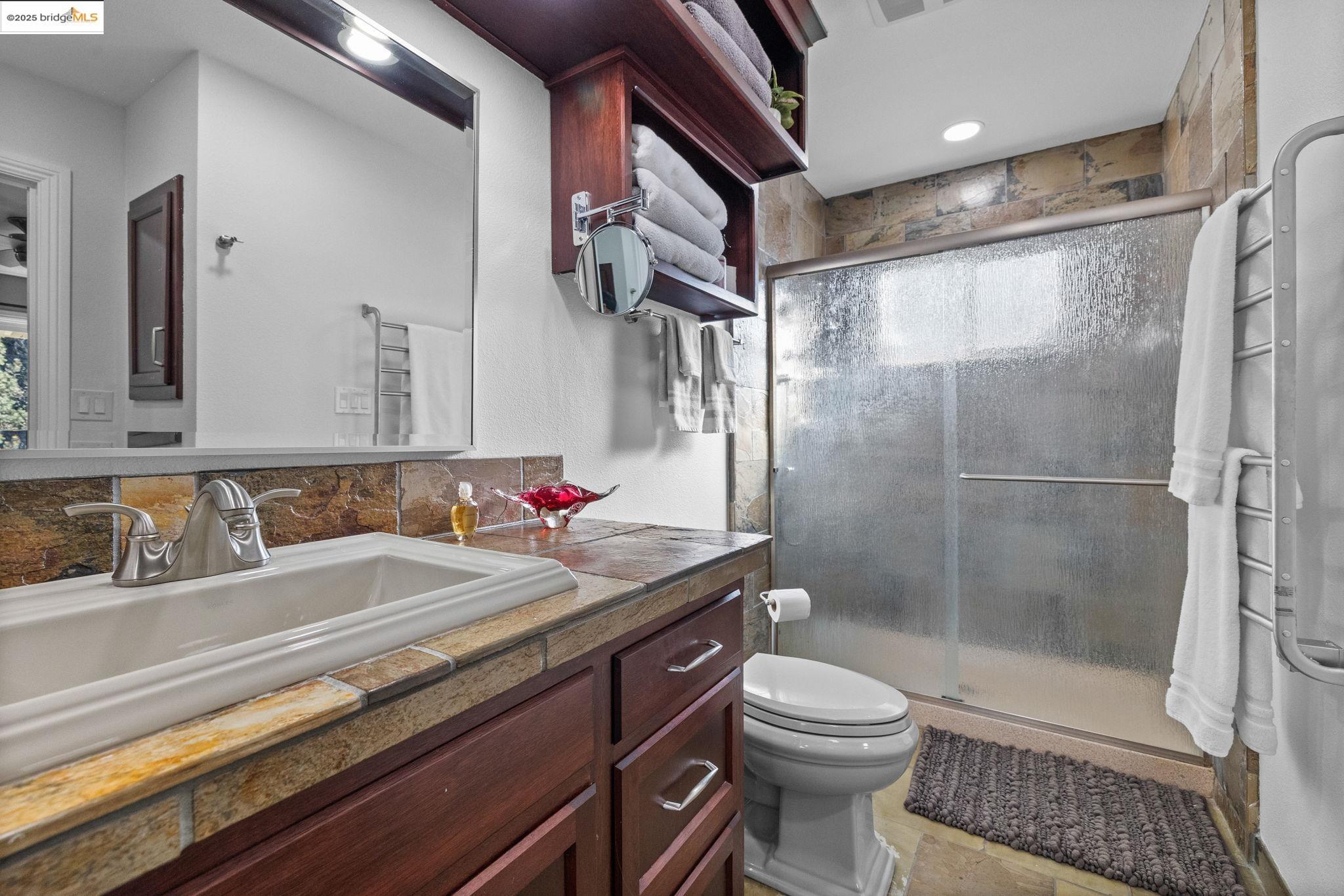 Detail Gallery Image 18 of 58 For 20330 Westview Dr, Tuolumne,  CA 95379 - 4 Beds | 2 Baths