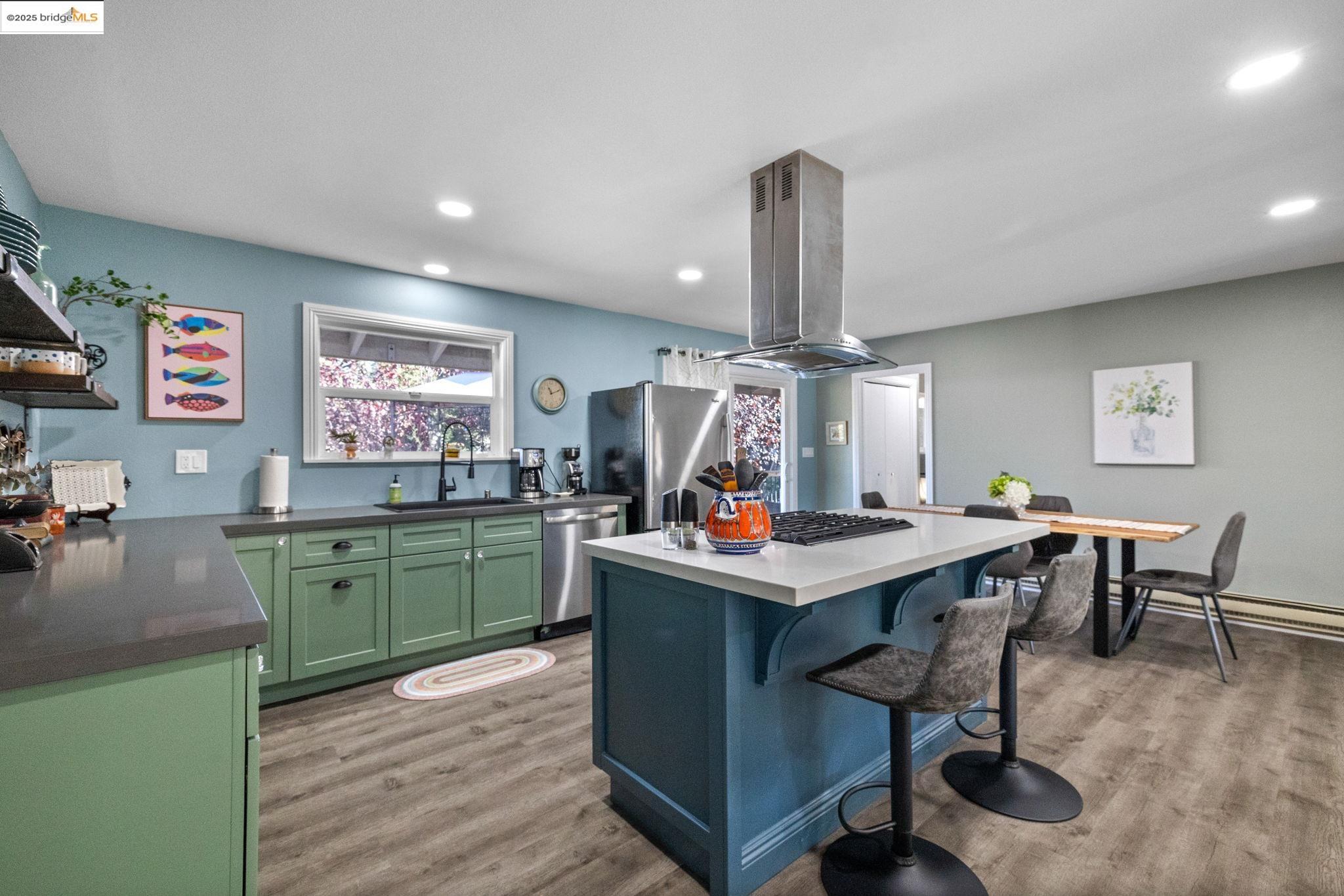 Detail Gallery Image 8 of 58 For 20330 Westview Dr, Tuolumne,  CA 95379 - 4 Beds | 2 Baths