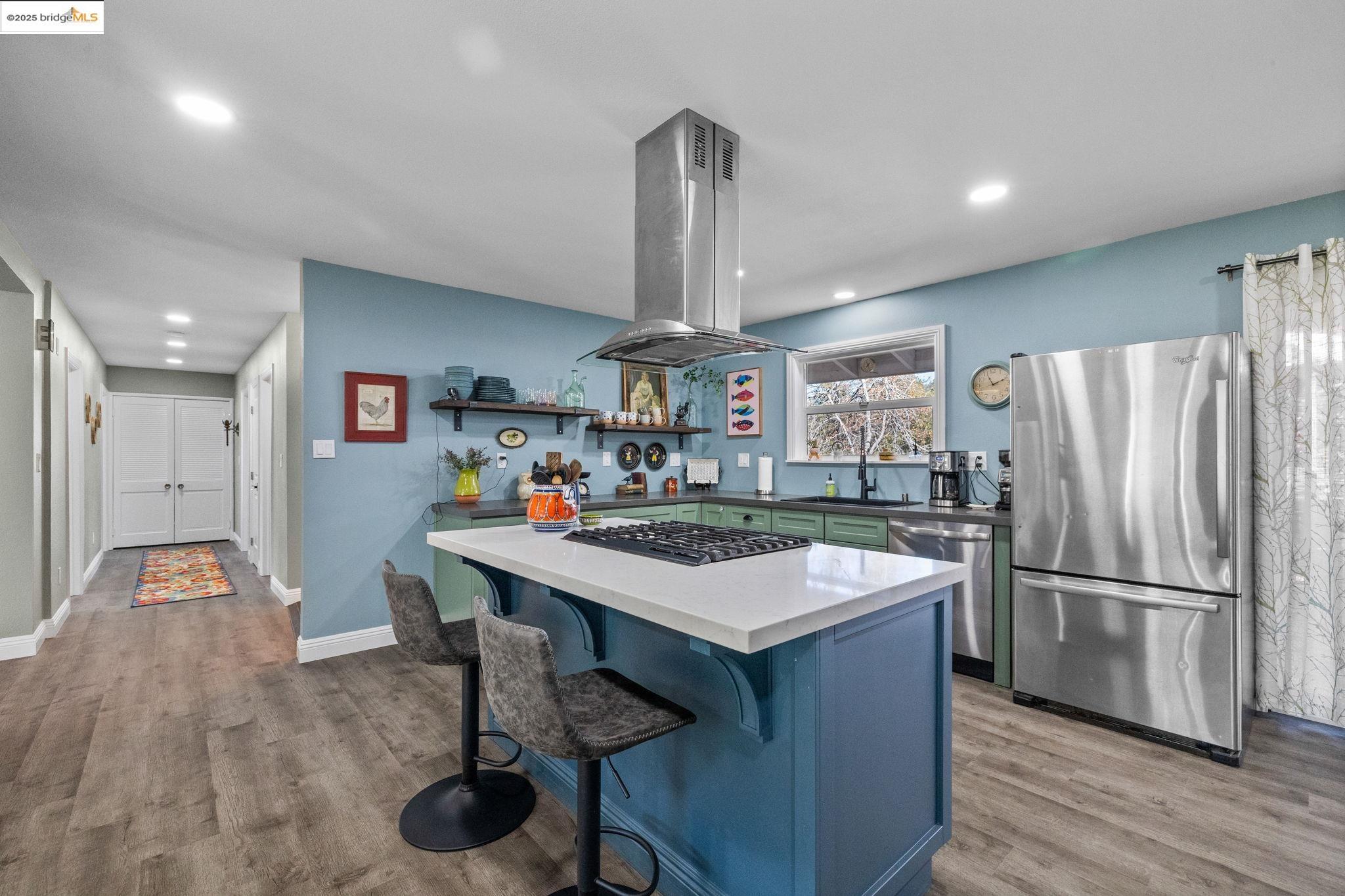 Detail Gallery Image 9 of 58 For 20330 Westview Dr, Tuolumne,  CA 95379 - 4 Beds | 2 Baths