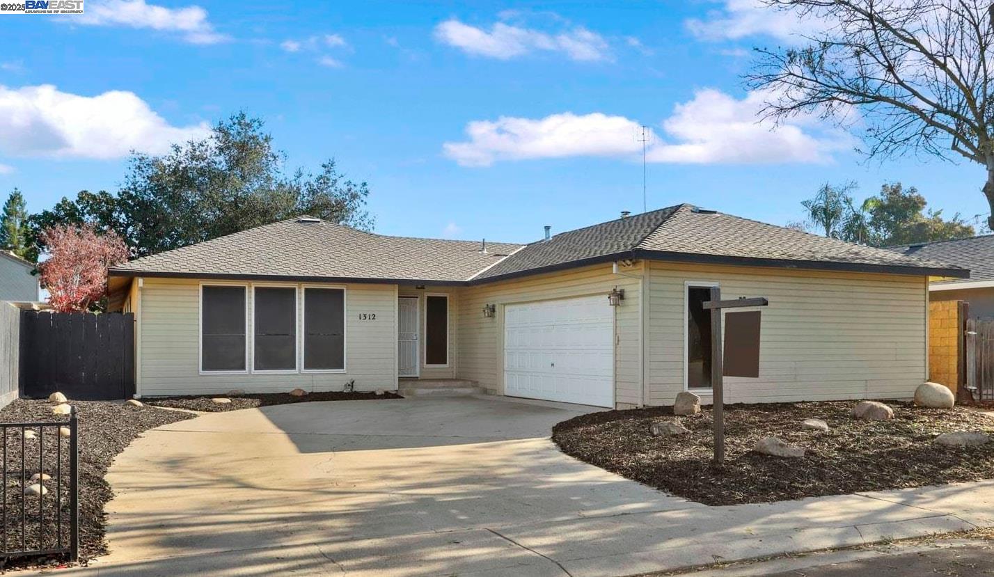 Detail Gallery Image 1 of 1 For 1312 Wylmawood Ln, Modesto,  CA 95355 - 3 Beds | 2 Baths