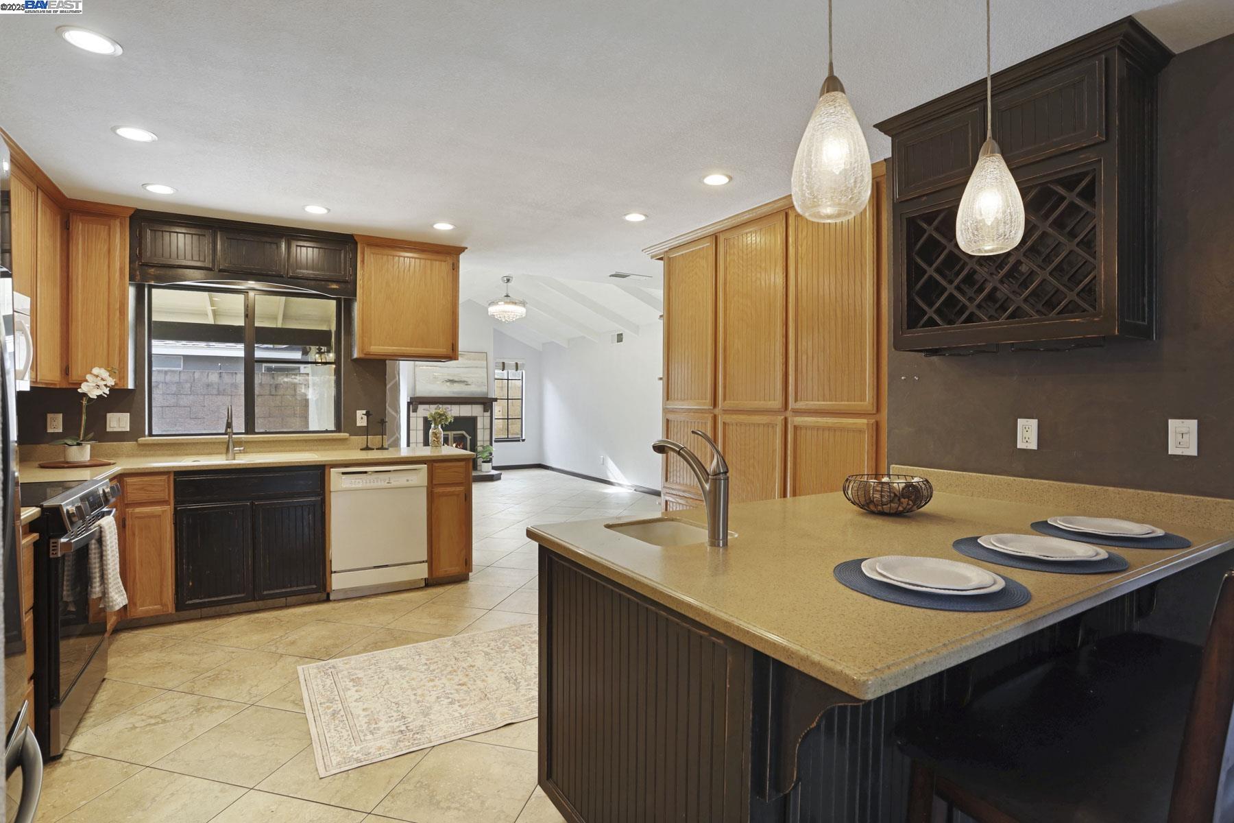 Detail Gallery Image 15 of 37 For 1312 Wylmawood Ln, Modesto,  CA 95355 - 3 Beds | 2 Baths