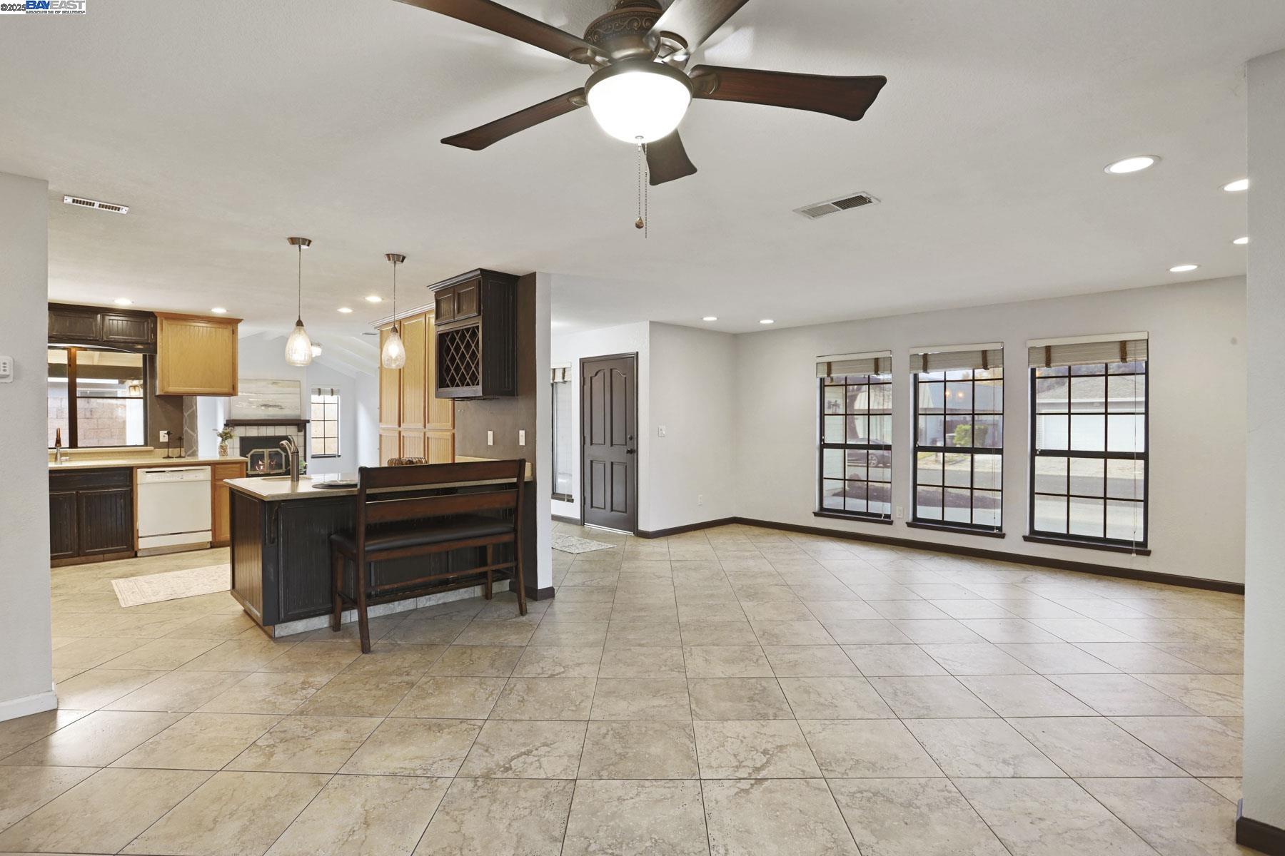 Detail Gallery Image 18 of 37 For 1312 Wylmawood Ln, Modesto,  CA 95355 - 3 Beds | 2 Baths