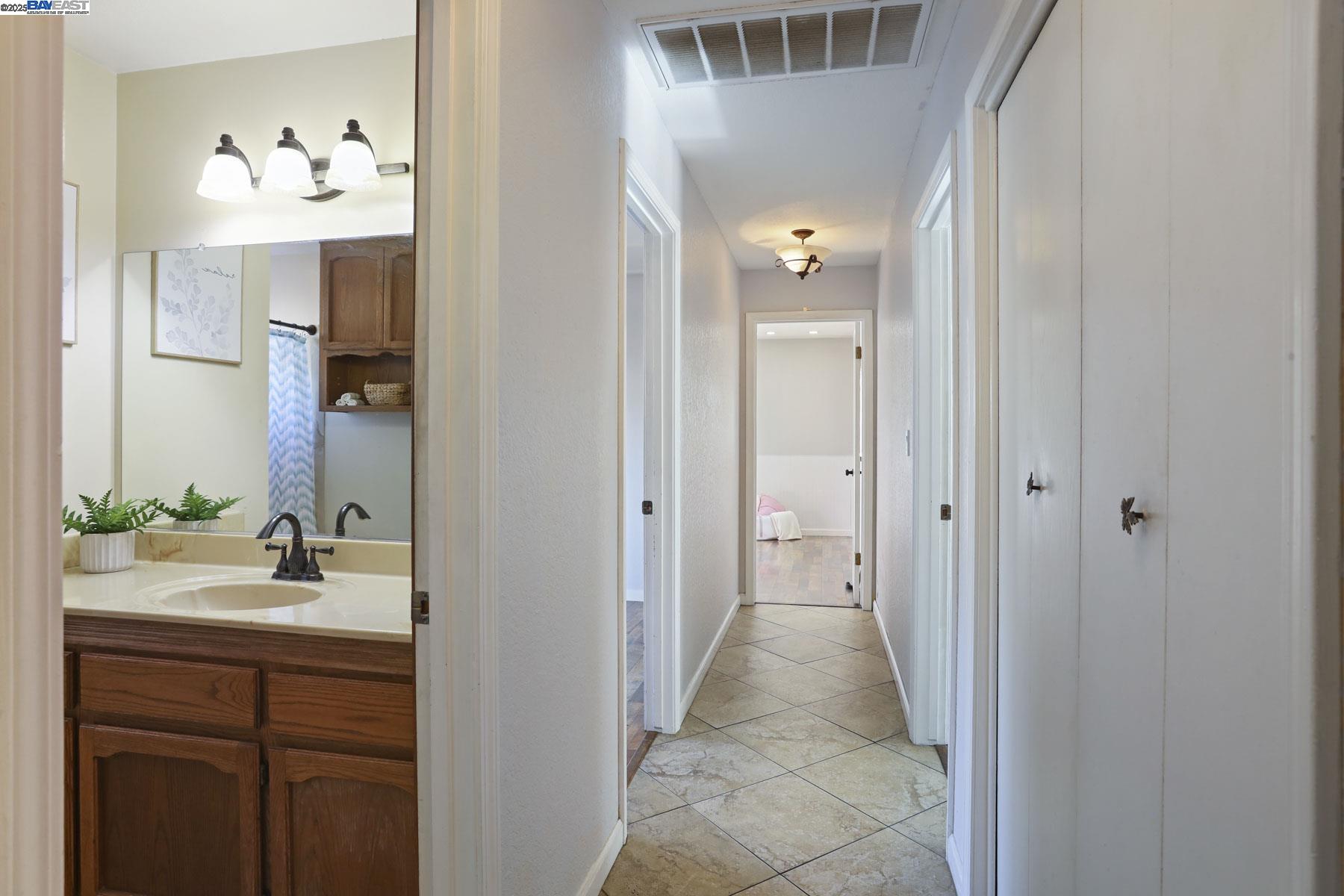 Detail Gallery Image 21 of 37 For 1312 Wylmawood Ln, Modesto,  CA 95355 - 3 Beds | 2 Baths